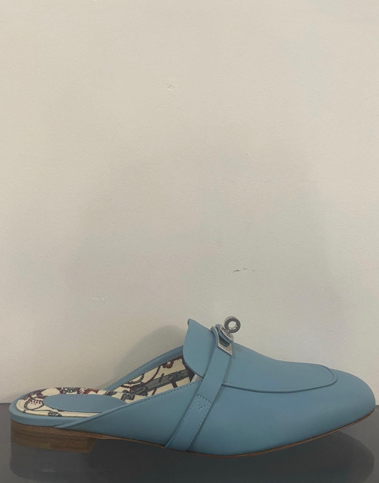 Hermes Oz light Blue leather Slippers In Excellent Condition In Carnate, IT