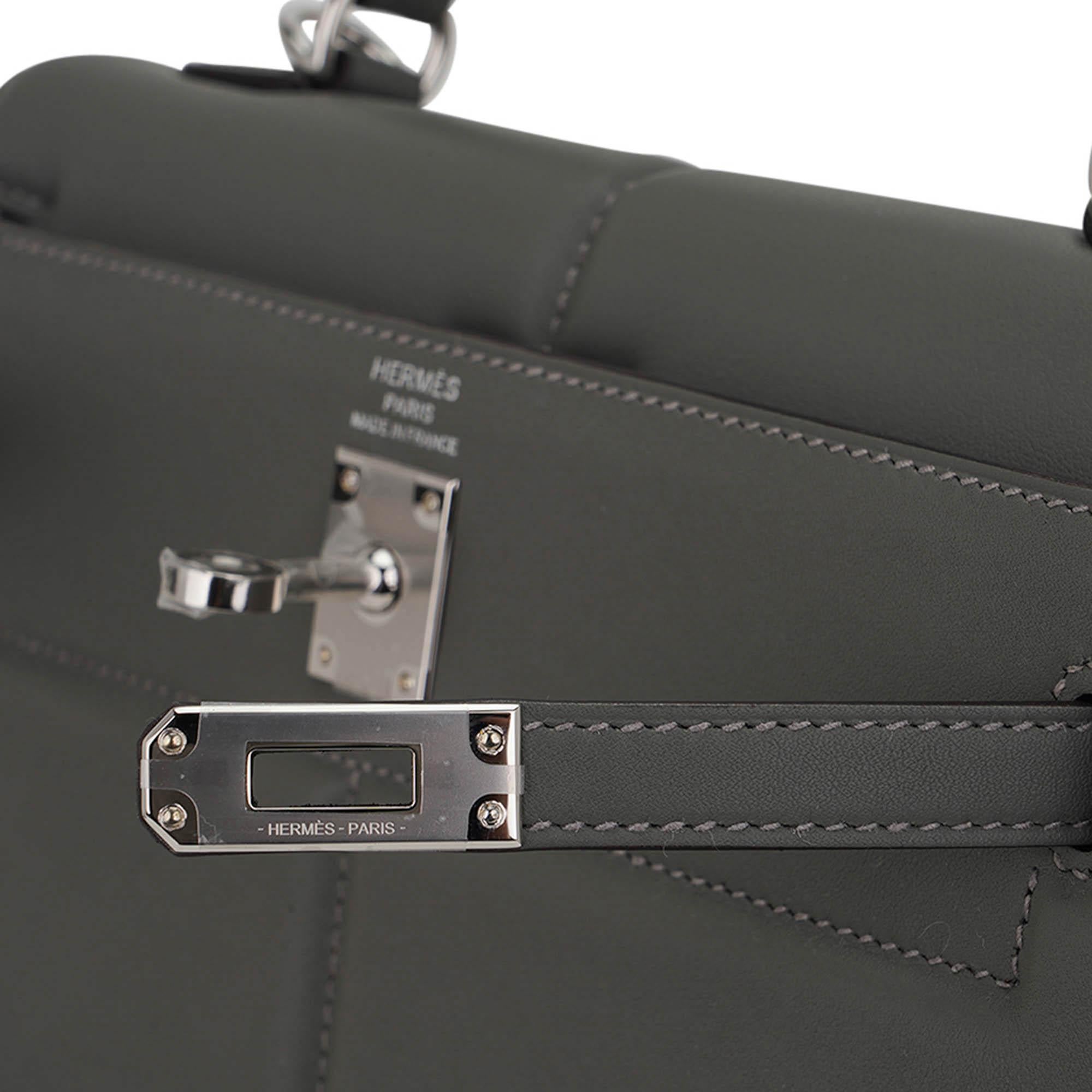 Hermes Padded Kelly 25 Limited Edition Bag Gris Meyer Palladium Hardware Swift en vente 1