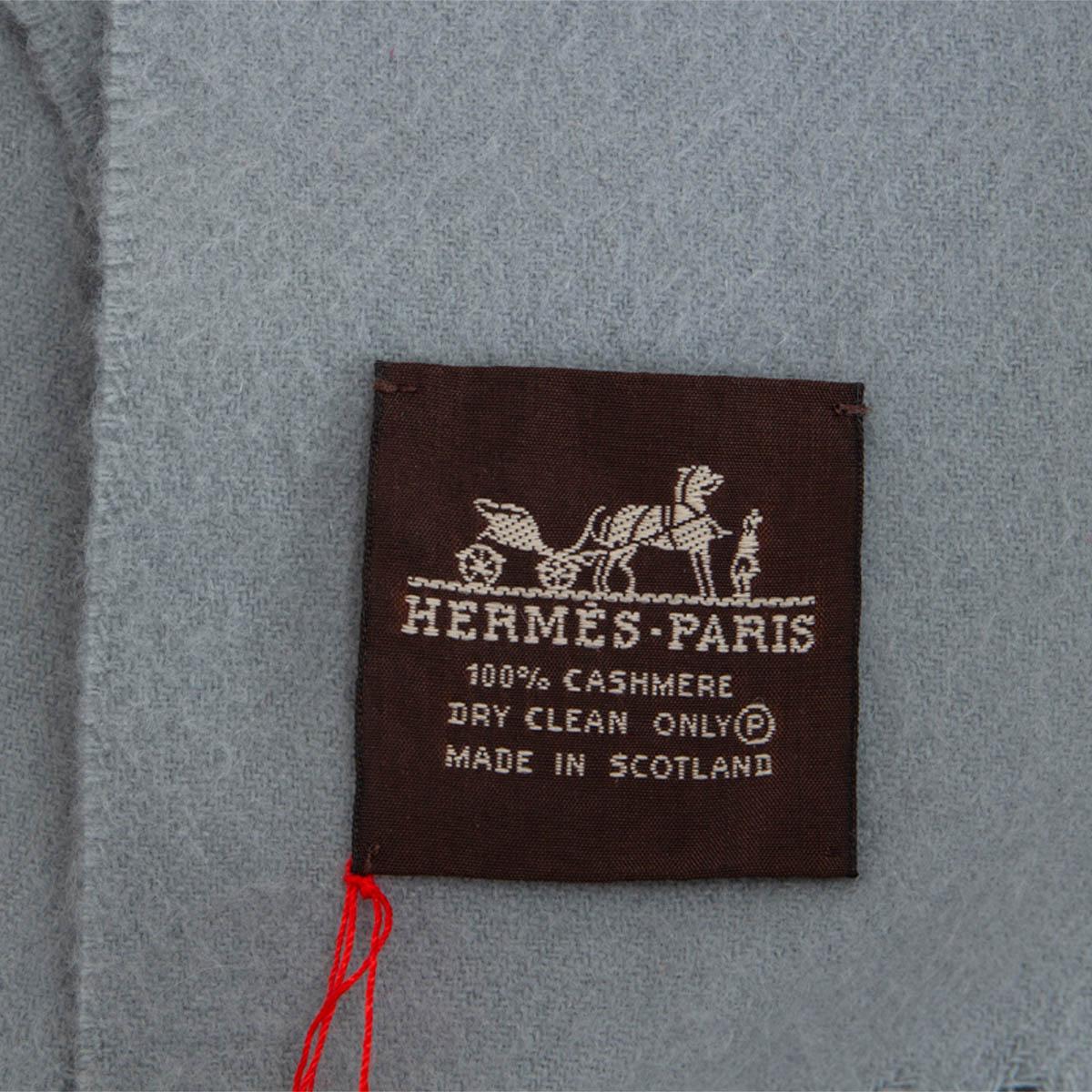 HERMES pale blue cashmere FRINGED SELLIER Shawl Scarf In Excellent Condition For Sale In Zürich, CH