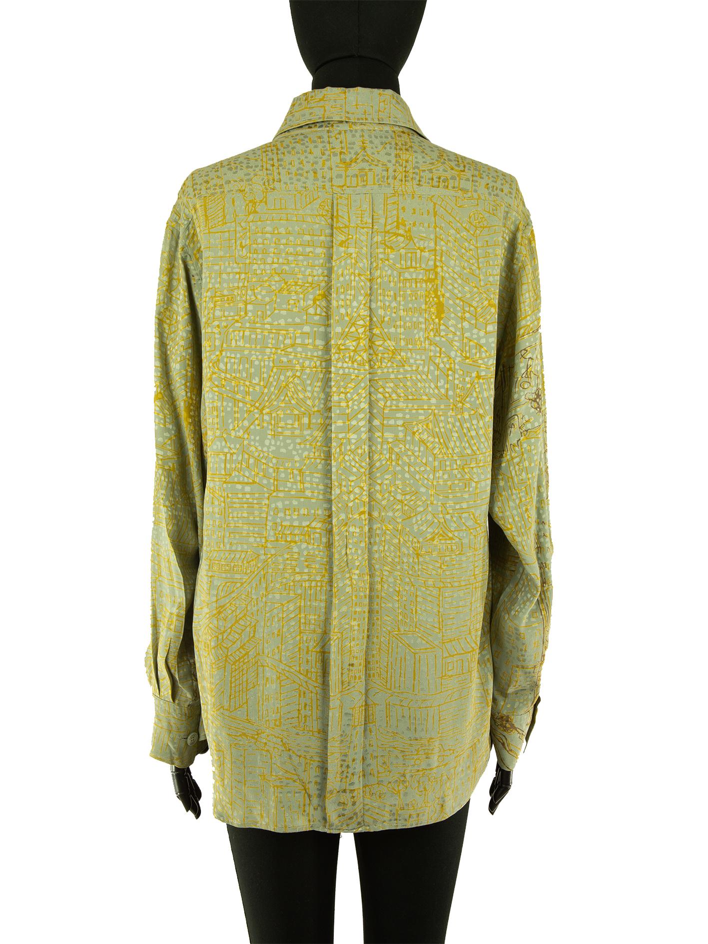 Hermès - Chemise en soie imprimée asymétrique vert pâle et moutarde en vente 1