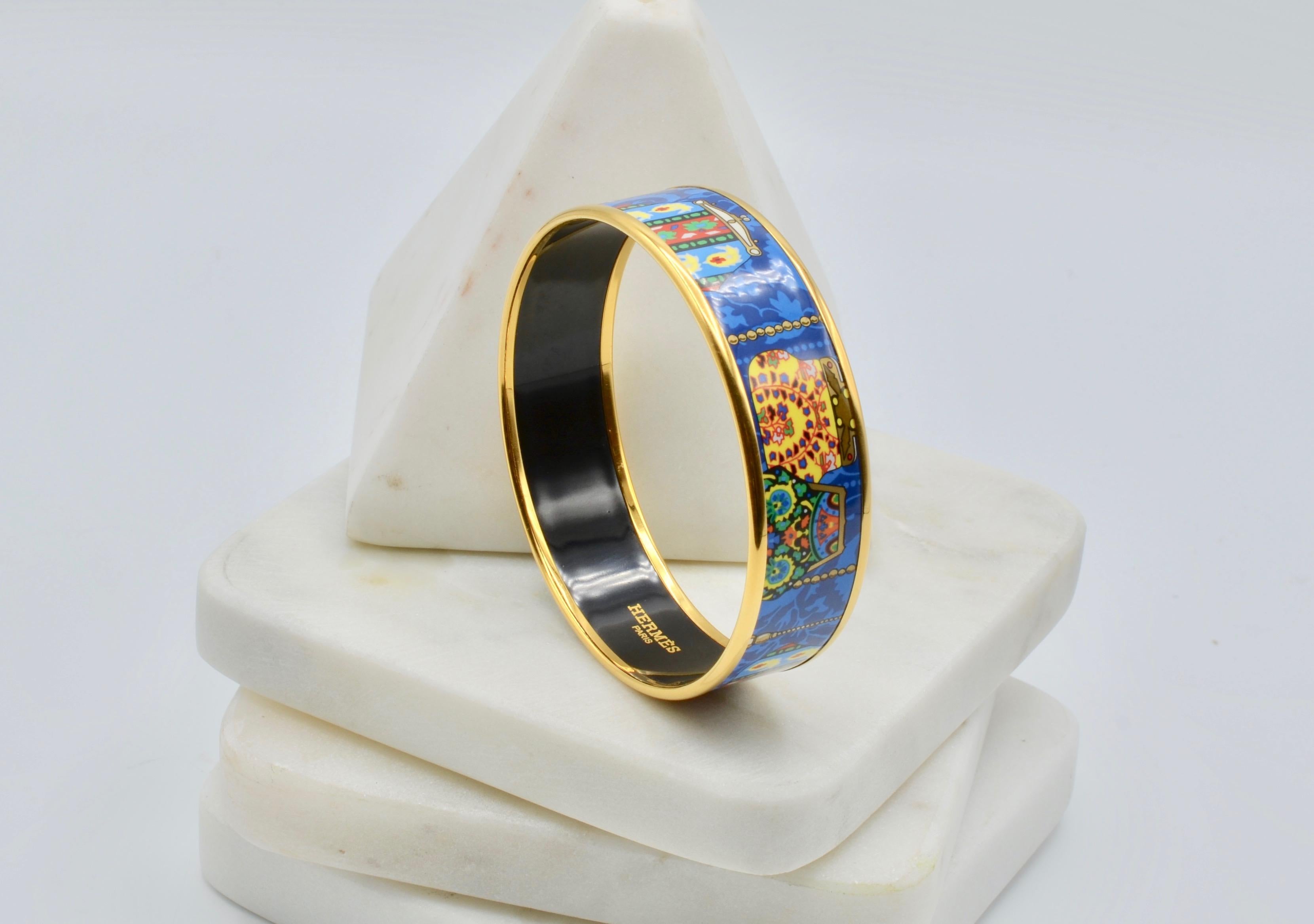 Modernist Hermes Cachemire de Tamara  with its  Coin Purse Pattern  Gold and Enamel Bangle