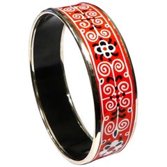 Vintage Hermès Palladium-Plated Enamel Bangle Bracelet Red Black White Floral Design