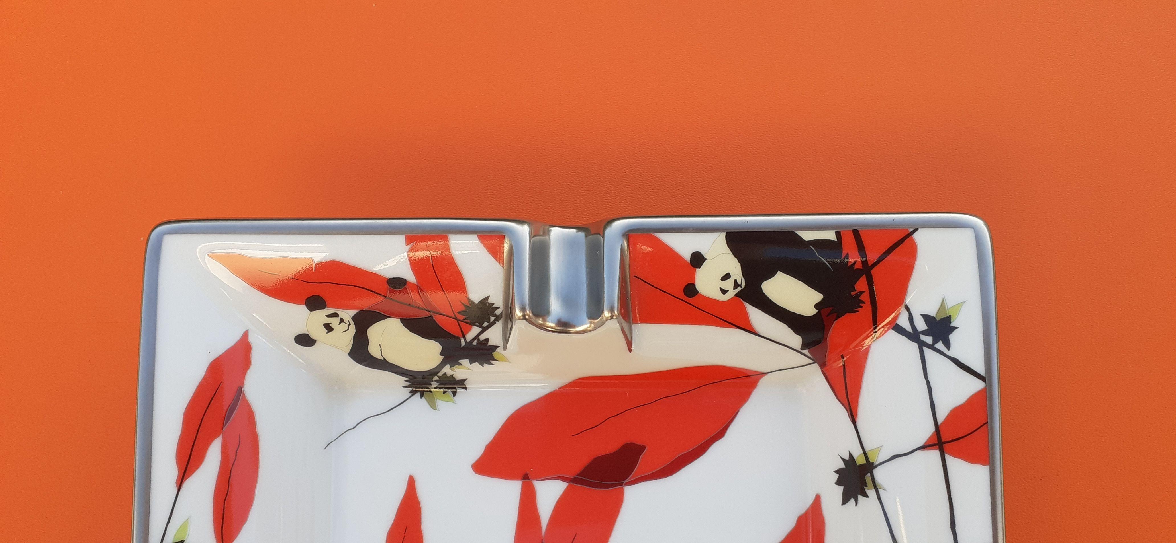 Hermès Panda Bear Print Porzellan Gold Zigarren Aschenbecher ändern Tablett im Angebot 8