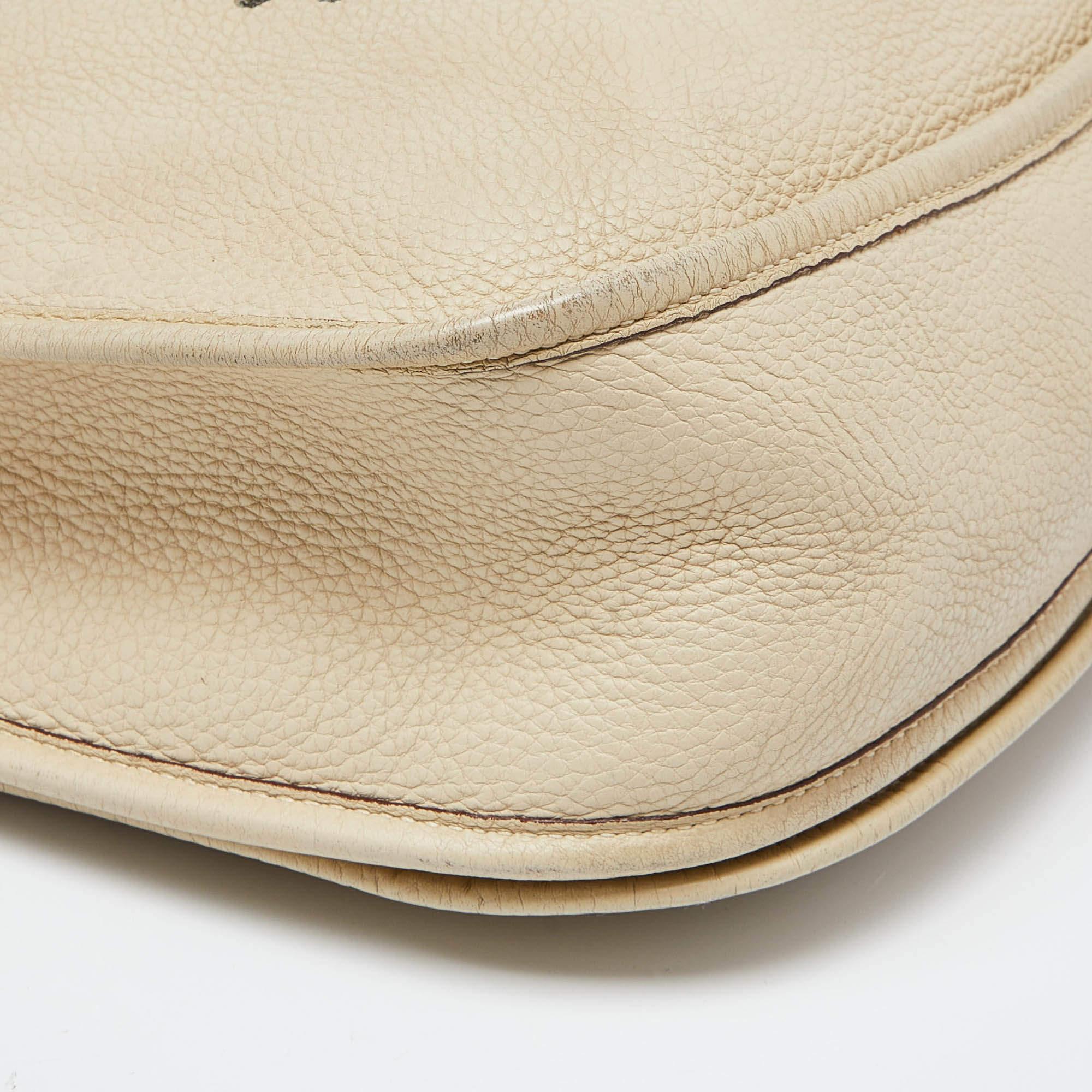Hermes Parchemin Taurillion Clemence Leather Evelyne II PM Bag In Good Condition In Dubai, Al Qouz 2