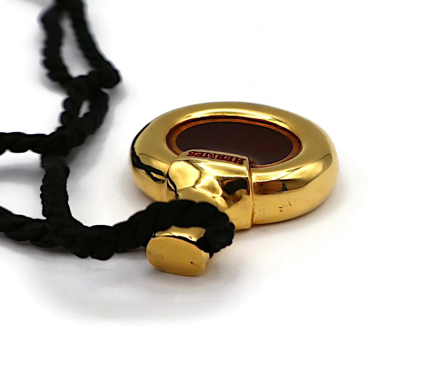 HERMÈS, collier pendentif bouteille vintage parfums en vente 16