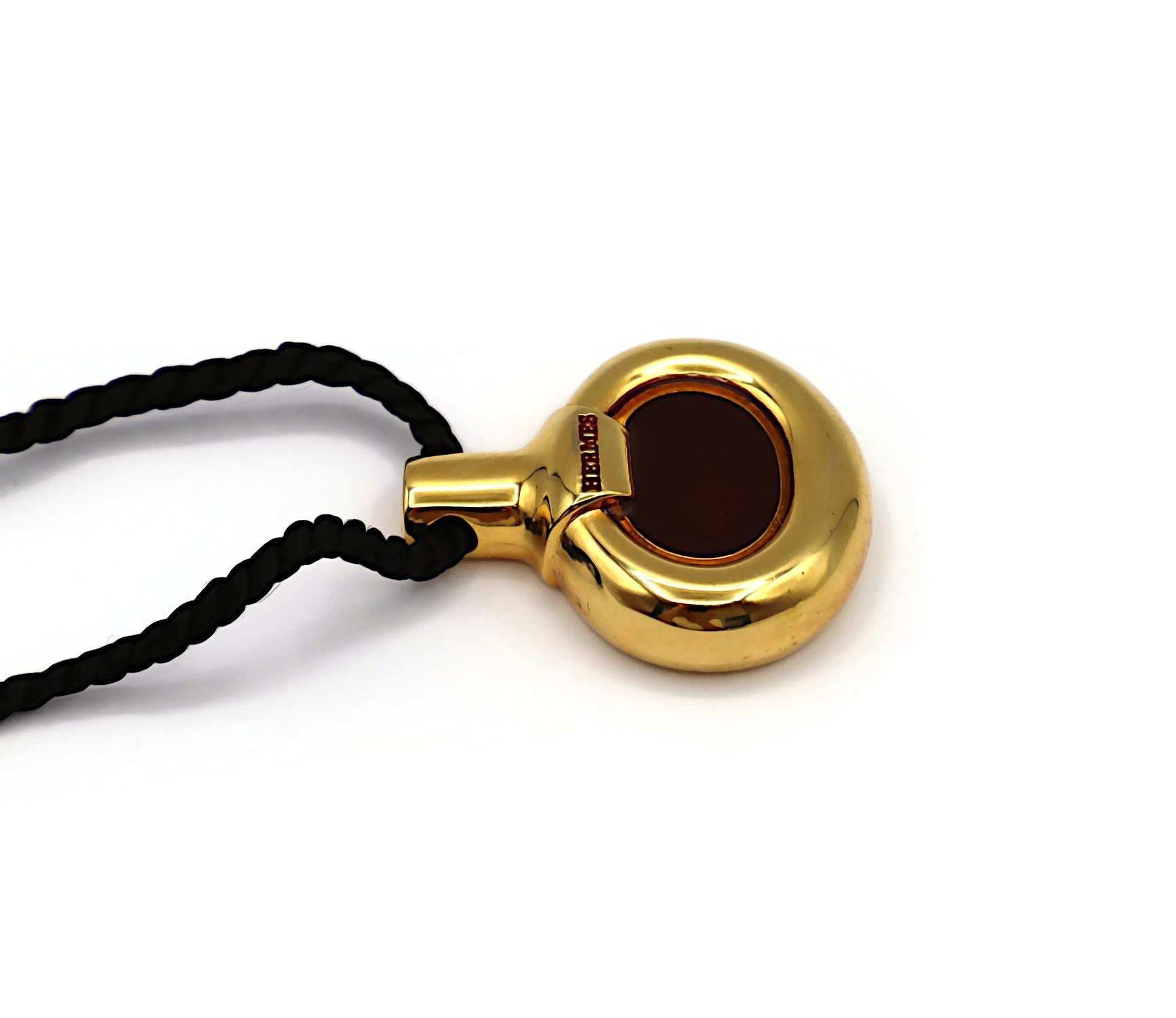 HERMÈS, collier pendentif bouteille vintage parfums en vente 4