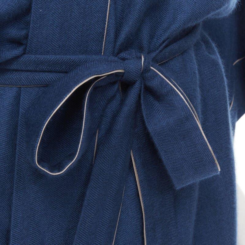 HERMES Paris 100% cashmere hand woven suede leather H logo belted robe L
Reference: AEMA/A00044
Brand: Hermes
Model: Cashmere robe
Material: Cashmere, Leather
Color: Blue
Pattern: Solid
Closure: Belt
Extra Details: 100% cashmere. Handwoven in Nepal.