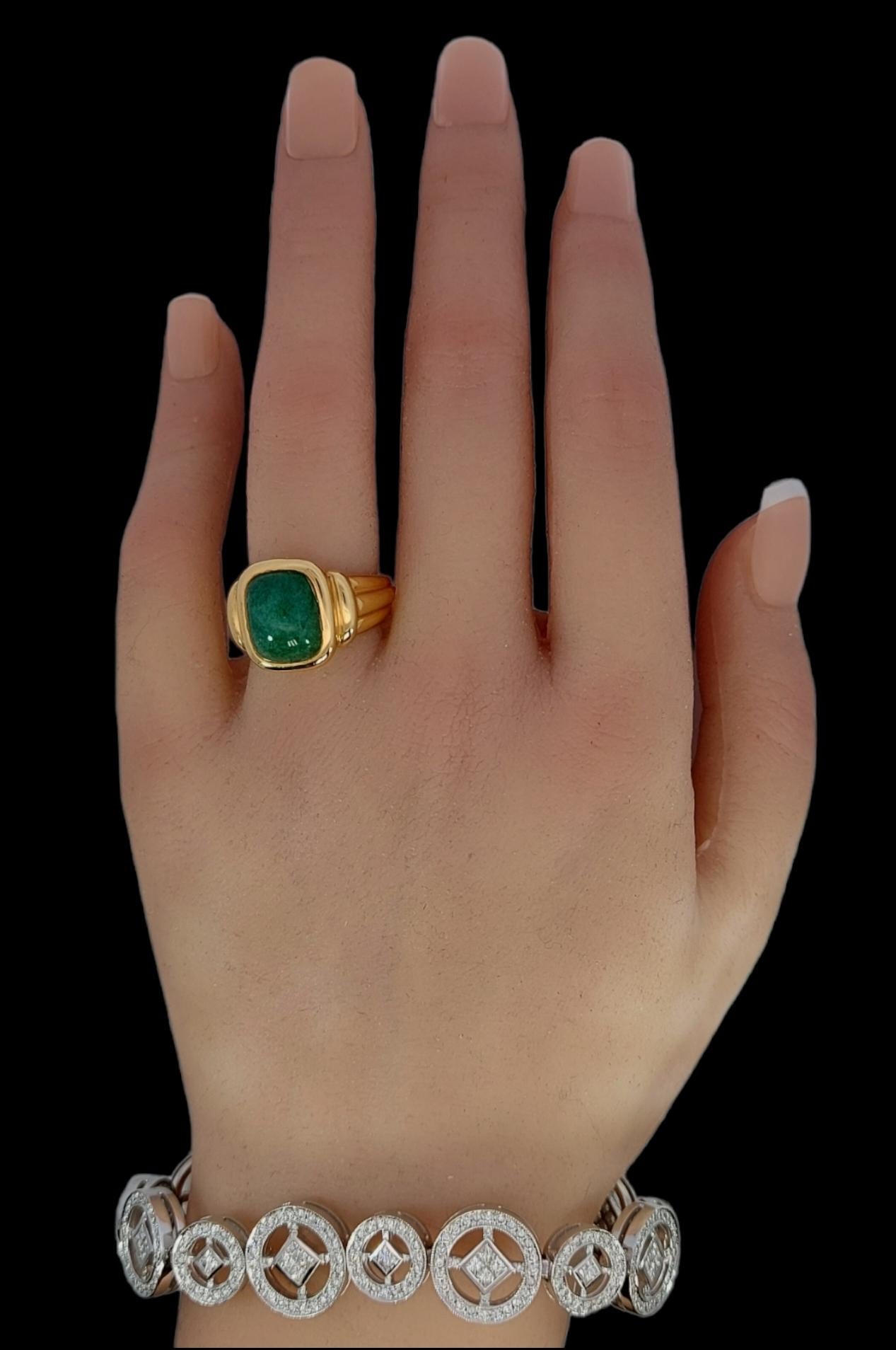 Hermès Paris 18kt Yellow Gold Ring with Cabochon Jade Stone 3