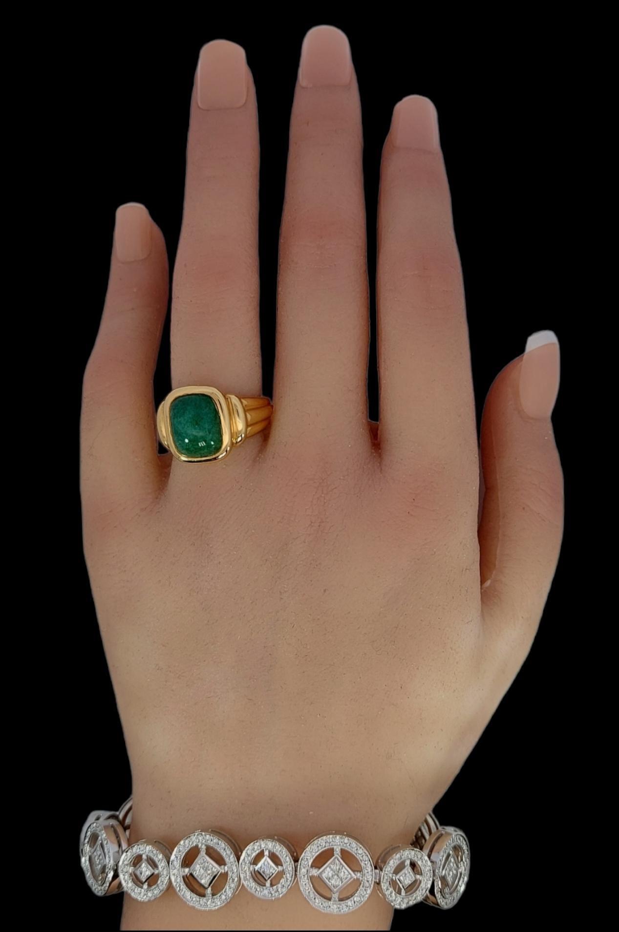 Hermès Paris 18kt Yellow Gold Ring with Cabochon Jade Stone 3