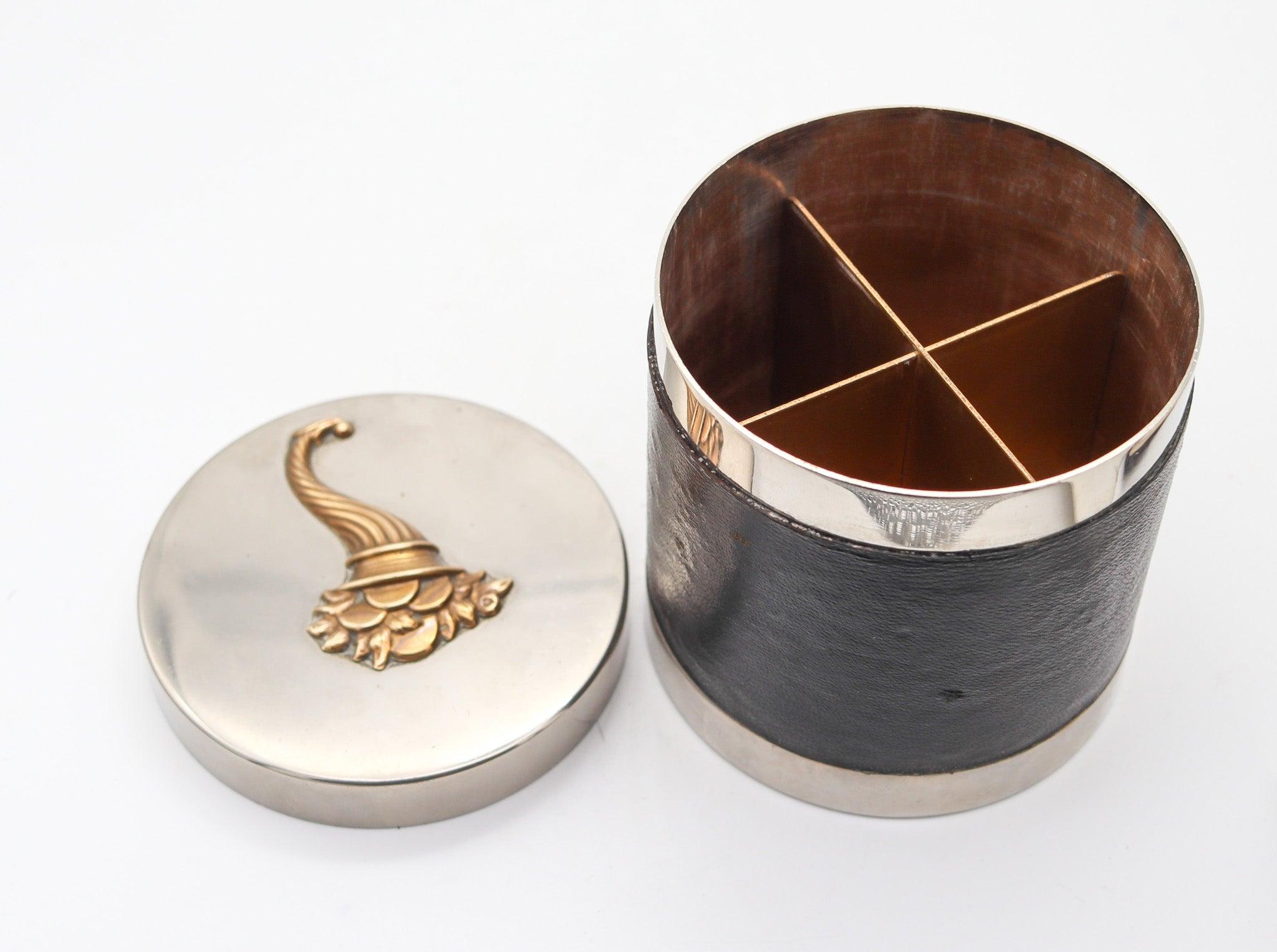 HERMES PARIS 1940 Schreibtisch Runde Box In vergoldeter Bronze Vernickelt & Leder im Zustand „Hervorragend“ im Angebot in Miami, FL