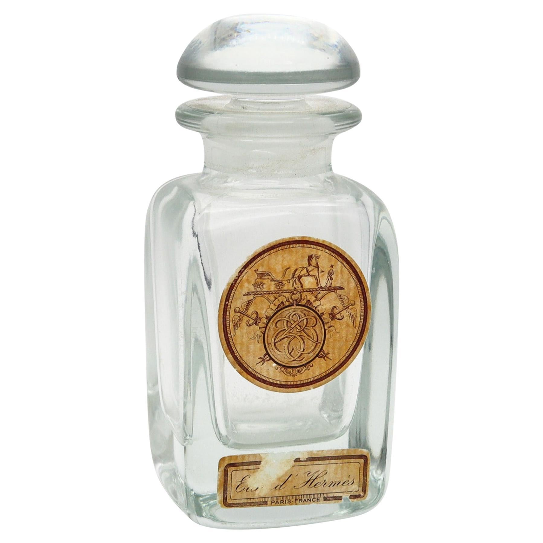 Hermes Paris 1950 Vintage Große Eau D' Hermes-Flasche aus Kristall mit rundem Deckel, Vintage im Angebot