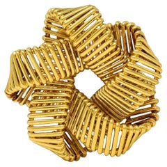 Hermès Paris 1958 18 Karat Yellow Gold Vintage Star Ribbon Knot Brooch