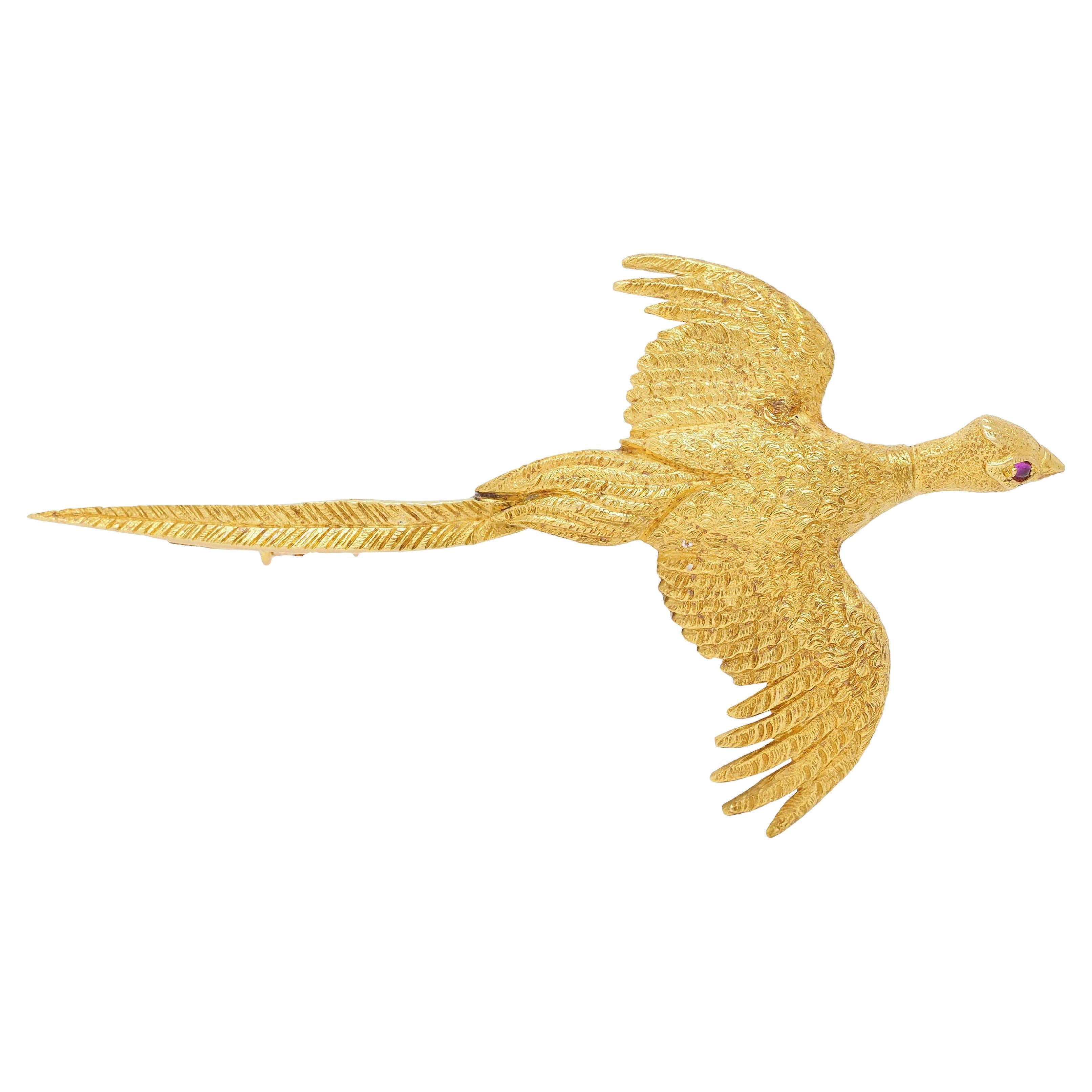 Hermés Paris 1970's Ruby 18 Karat Yellow Gold Vintage Pheasant Bird Brooch For Sale