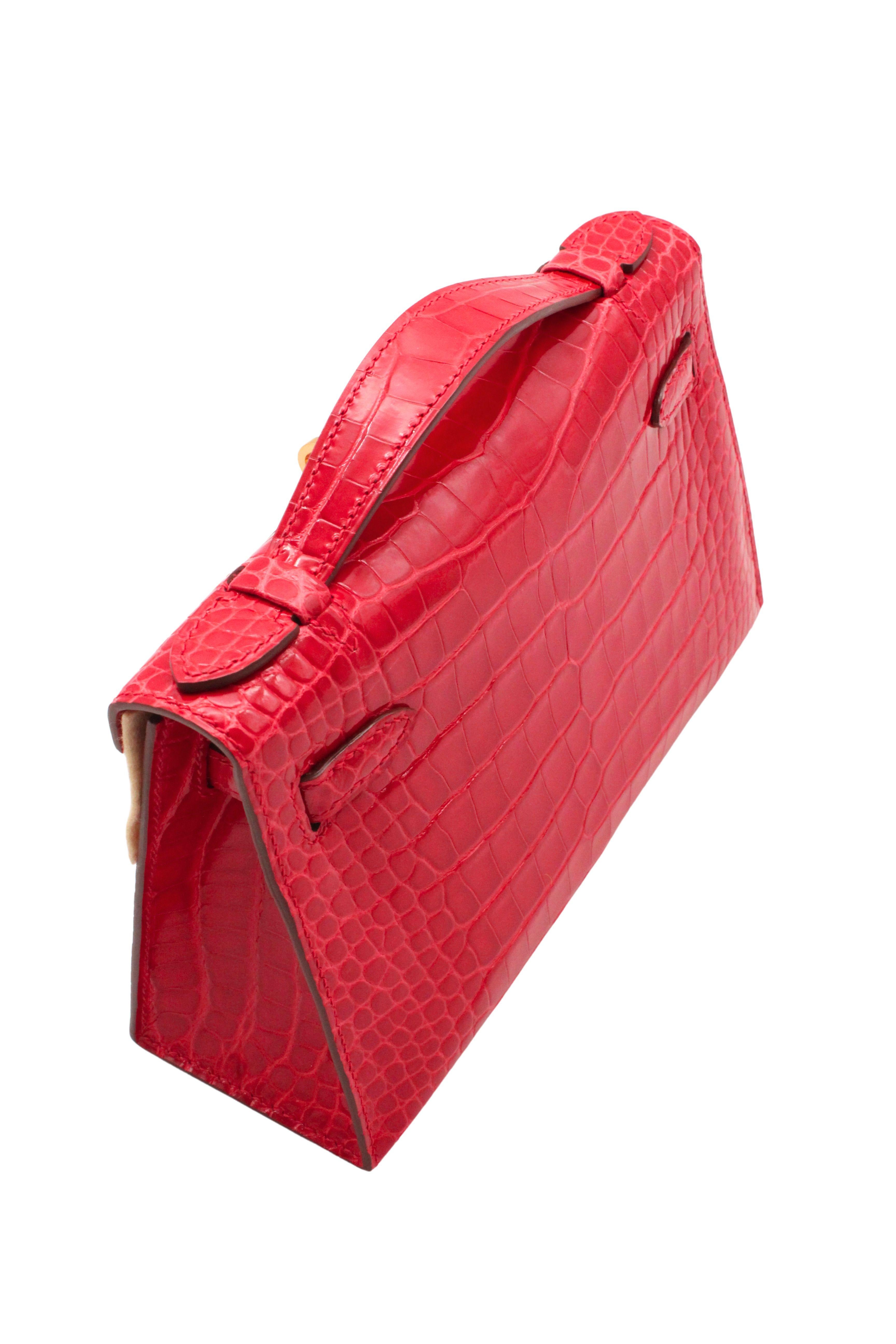Hermès Paris 2017 Kelly Pochette in Braise Alligator mit Gold-Hardware vollständig eingestellt im Angebot 3