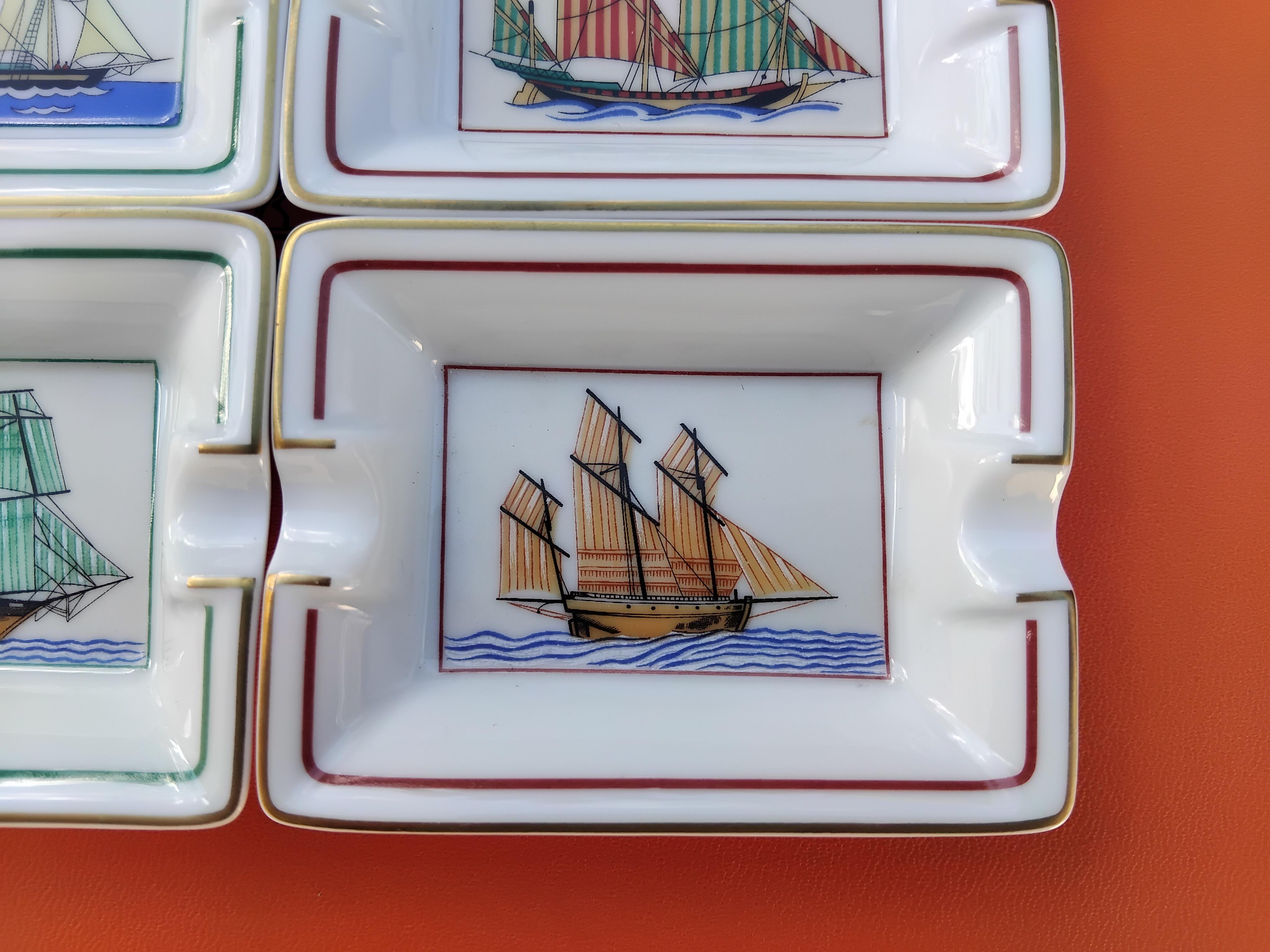 Hermès Paris 4 Mini Aschenbecher ändern Tabletts Segelboote Prints Marine Porzellan Gold im Angebot 3