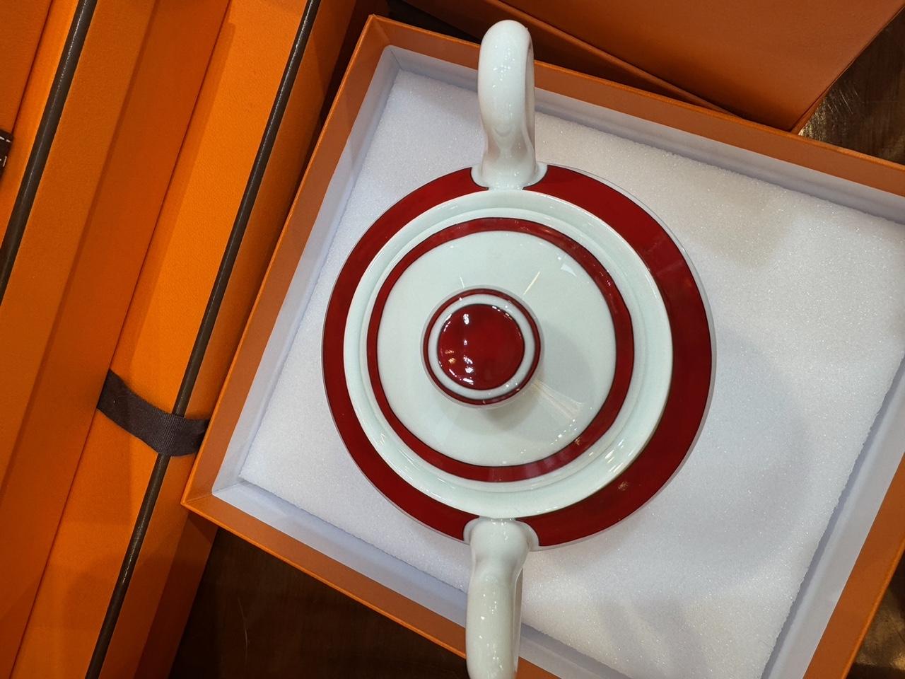Hermès, Paris: “Balcons du Guadalquivir” service for 6 In Excellent Condition In SAINT-OUEN-SUR-SEINE, FR