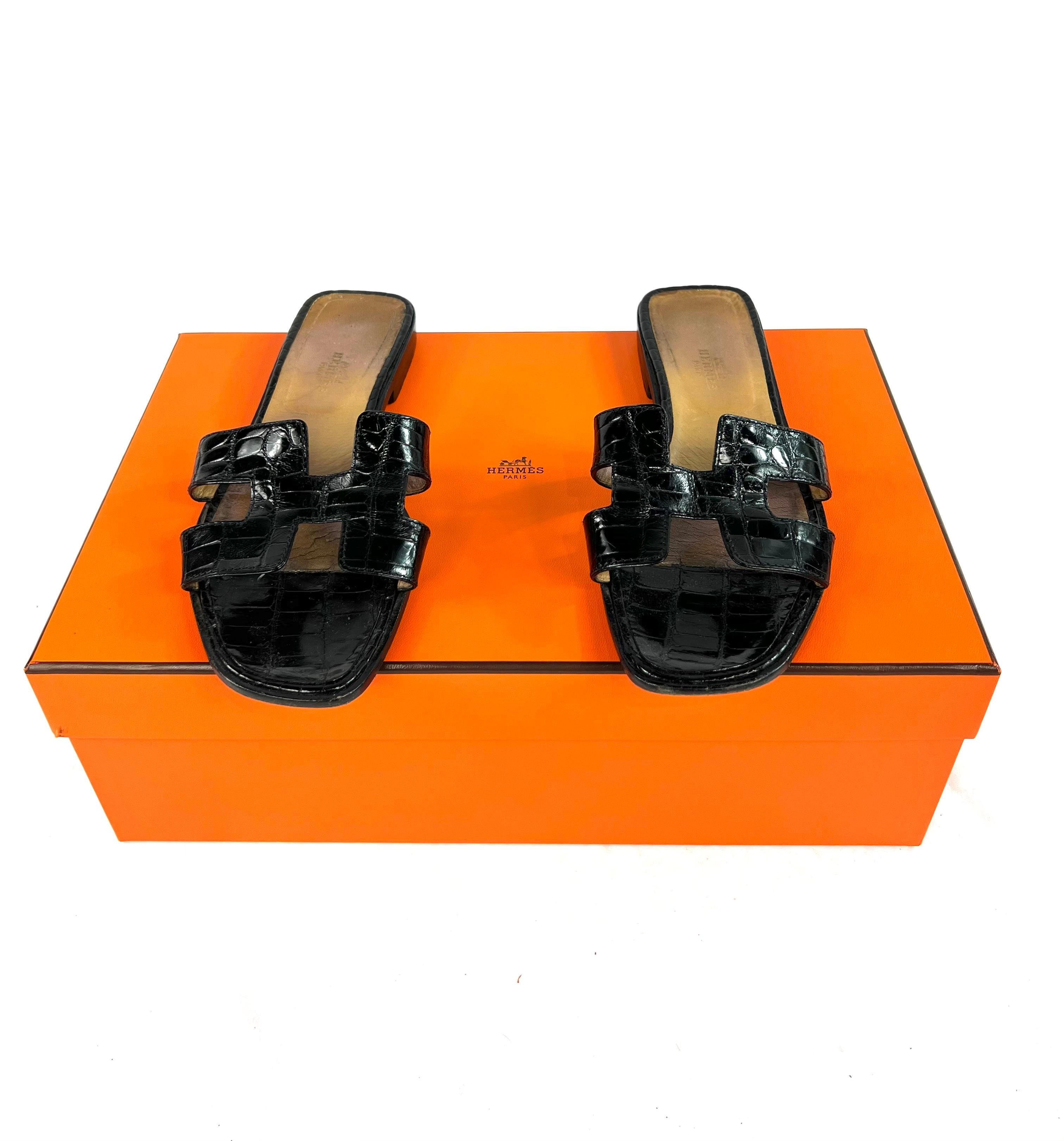 Hermès Paris Black Croc Leather Oran Flat Slide Sandals, Size 38.5 For Sale 1