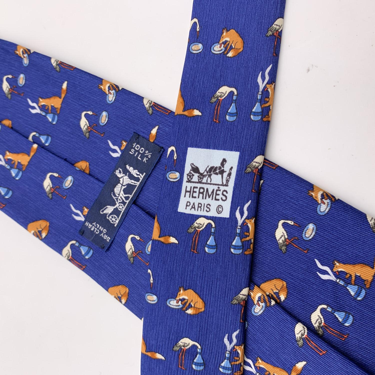 Seidenkrawatte von Hermes Paris, blau, Fuchs und Stork, Druck 7786 FA (Blau)