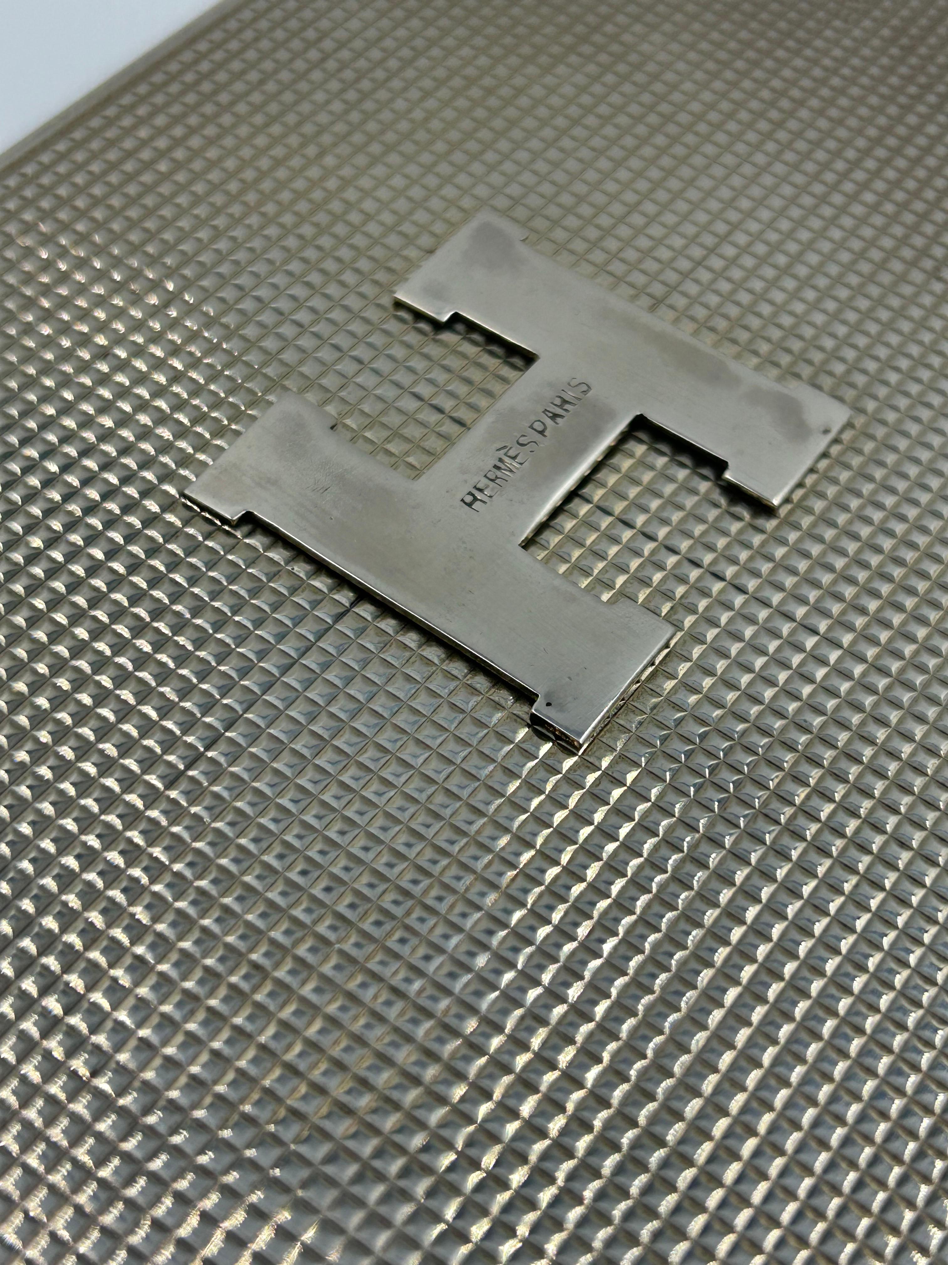 Hermes Pariser Dose aus 950er Sterlingsilber, französisch (Art déco) im Angebot