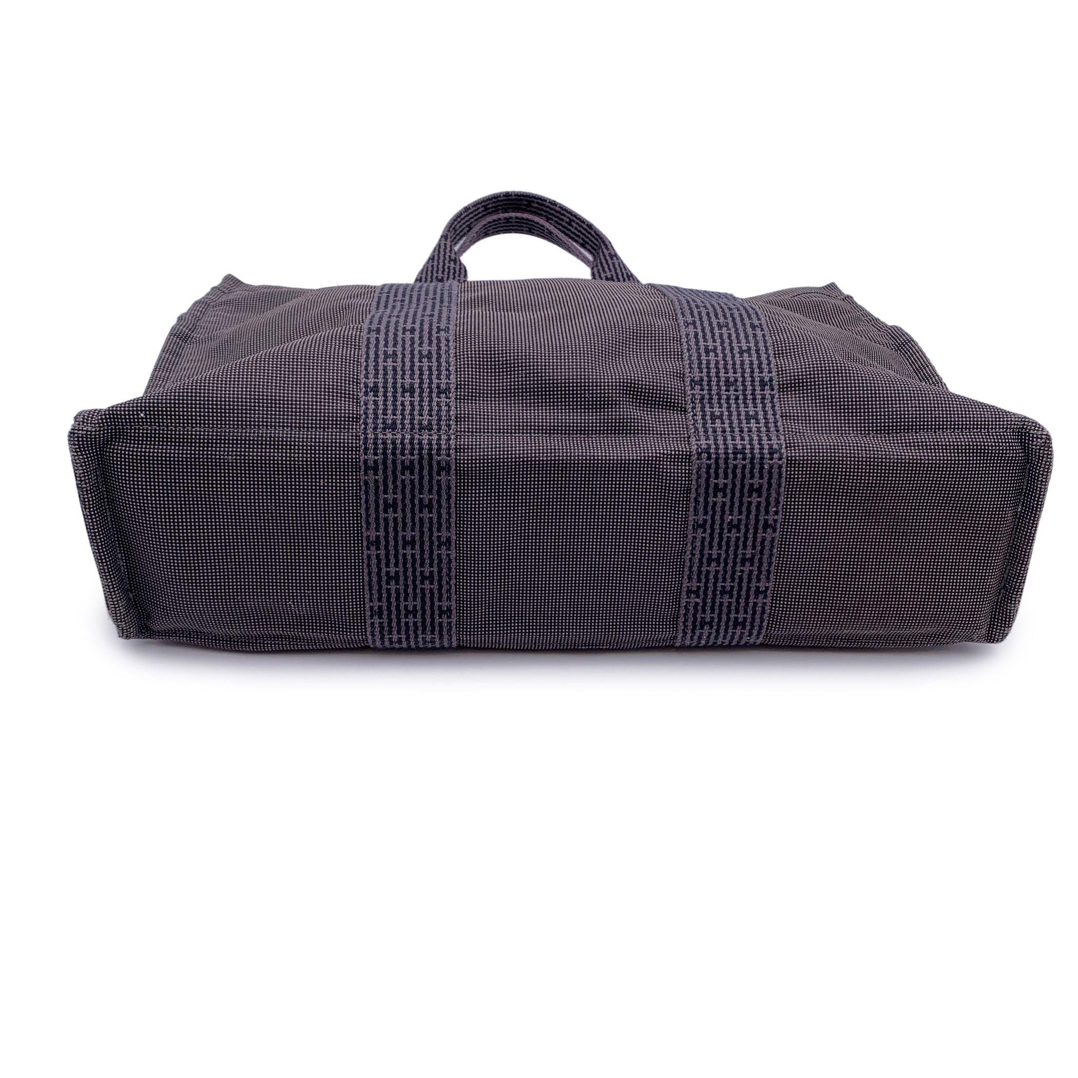 Hermes Paris Canvas Her Line Herline MM Yale Tote Bag Handbag In Good Condition In Rome, Rome