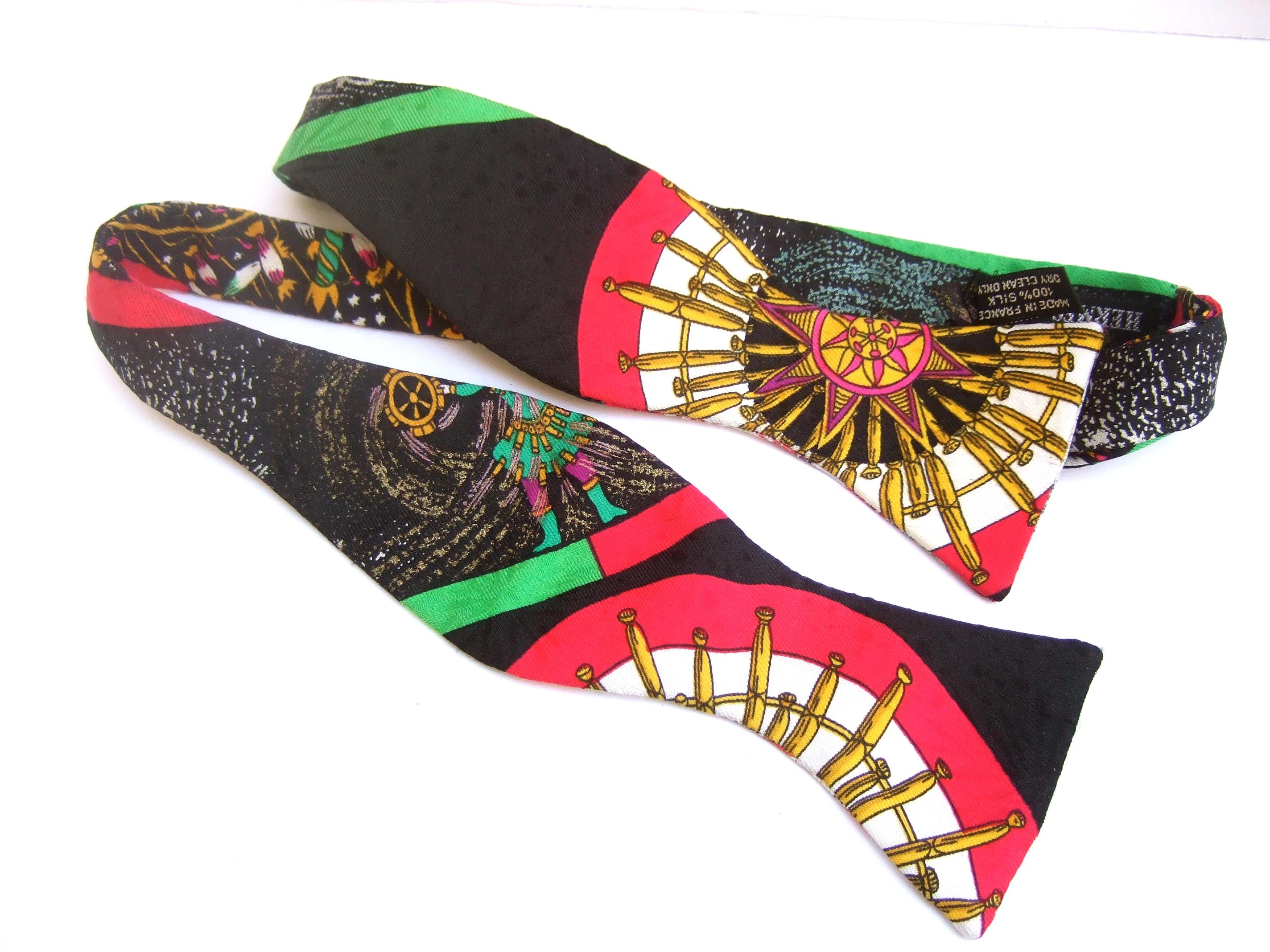 Set di papillon in seta di Hermes Paris Casques et Plumet Cummerbund C.C. anni '90 in vendita 3