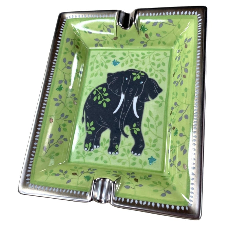 HERMES Paris Cigar Ashtray Porcelain Rare Elephant Motif Platinum Rim