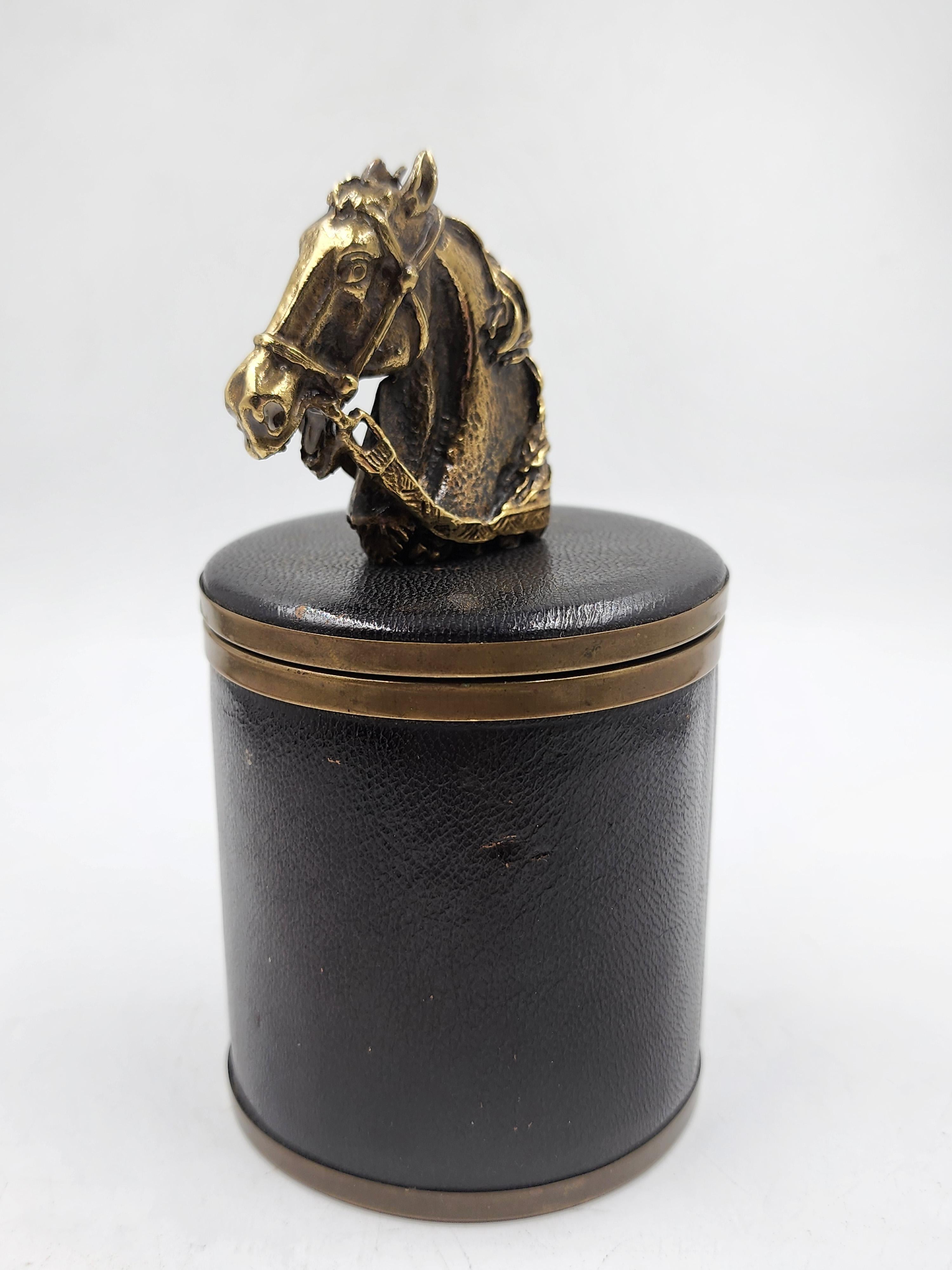 Hand-Crafted Hermès Paris decorative box in leather and bronze. For Sale