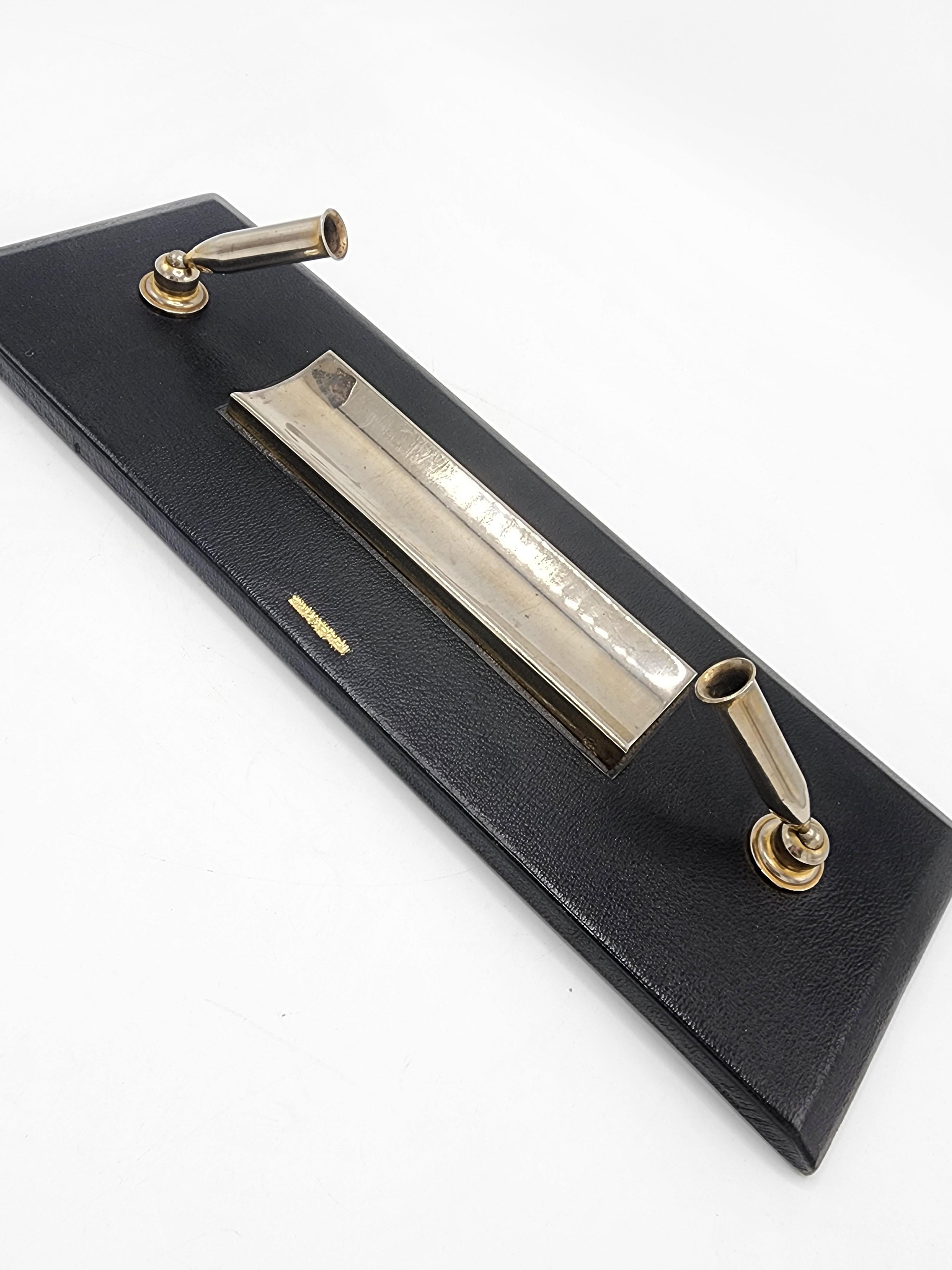 Schreibtischset von Hermes Paris aus schwarzem Leder und silbernem Metall (Moderne der Mitte des Jahrhunderts) im Angebot
