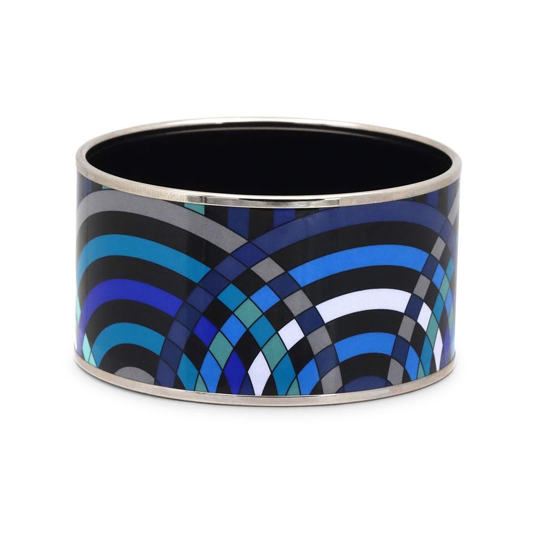 Authentic Hermès Paris bangle features multi-colored enamel work. Signed Hermès Paris, Made in France, +P.  Will fit up to a 7-inch wrist. The bangle is not presented with the original box or papers. CIRCA 2010s.

Brand: Hermes
Metal: Palladium