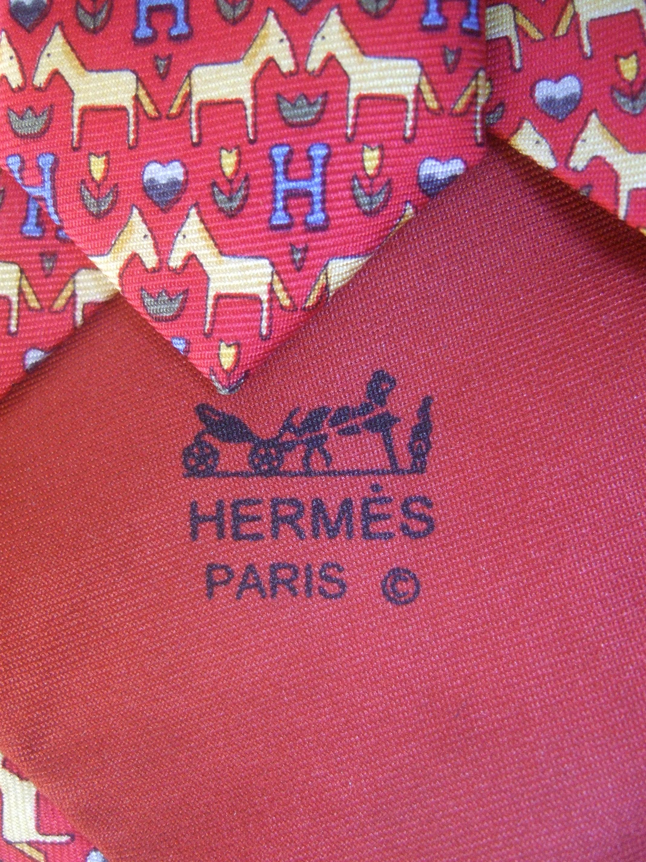 Corbata de seda roja con estampado ecuestre Hermes Paris en caja Hermes en venta 1