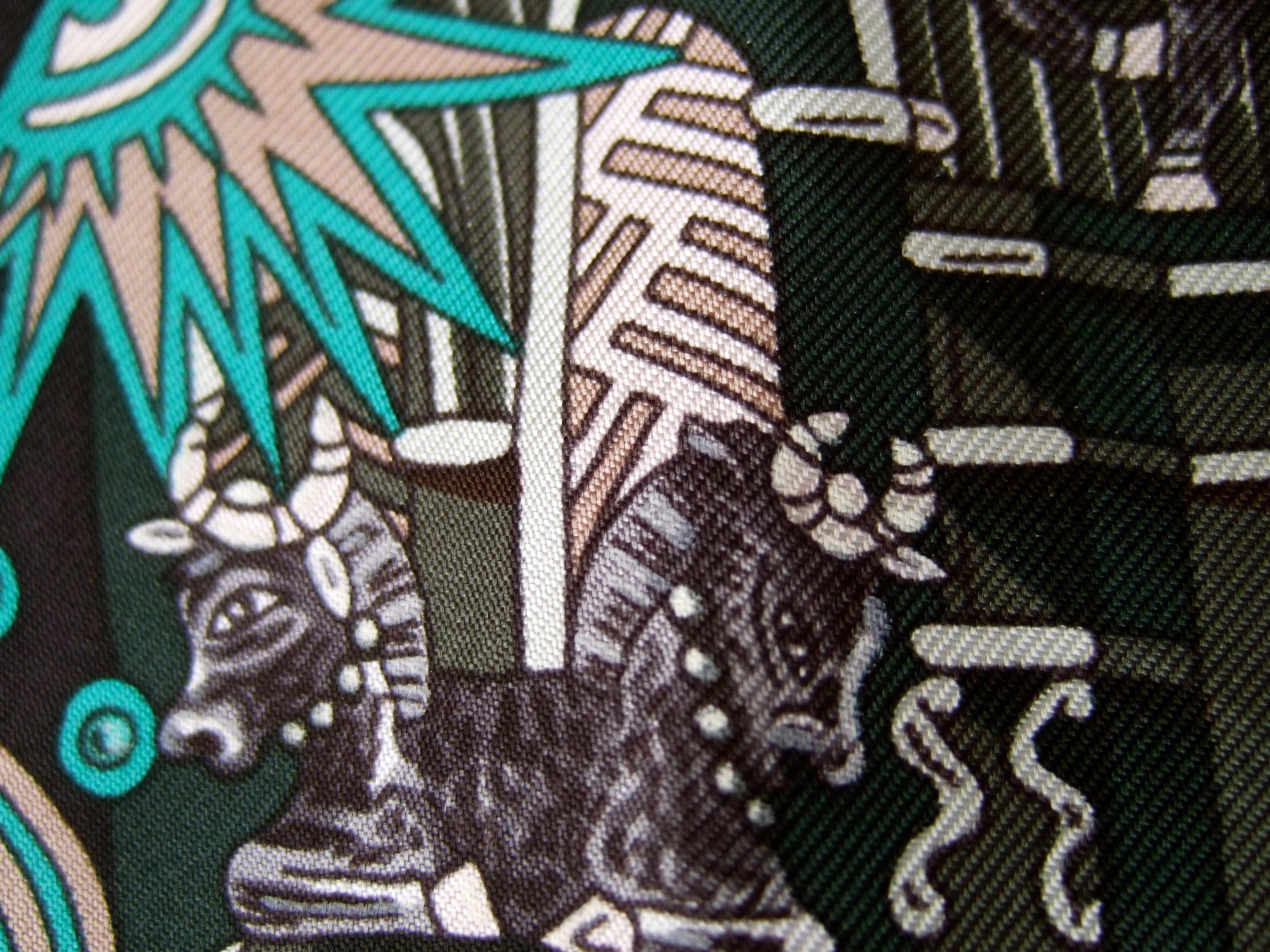 Hermes Paris Exotische Seide Dschungel Tiere Thematische Hand gerollt Schal c 1990s  14