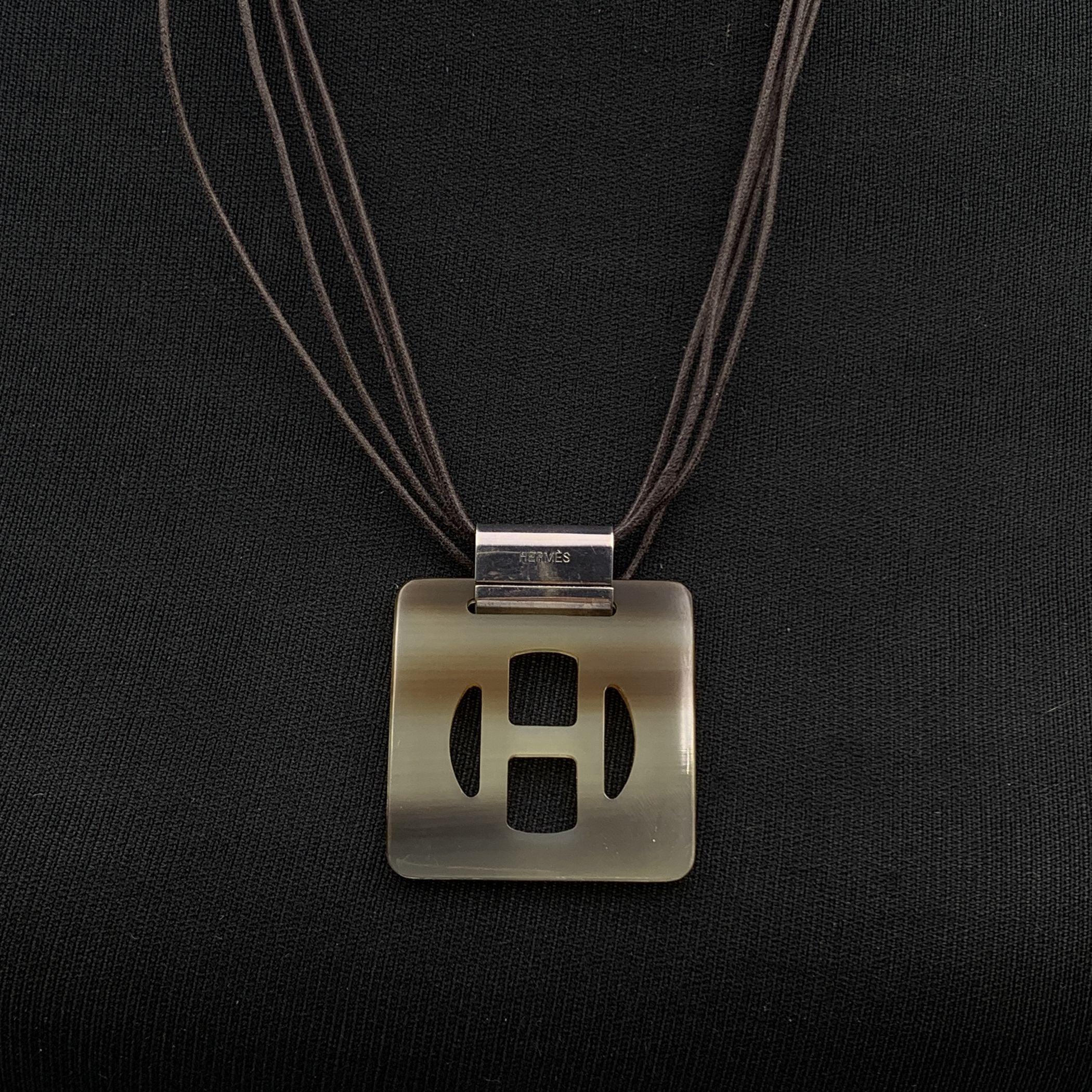 Hermes Paris - Pendentif Horn H - Cordon multibrins en vente 1