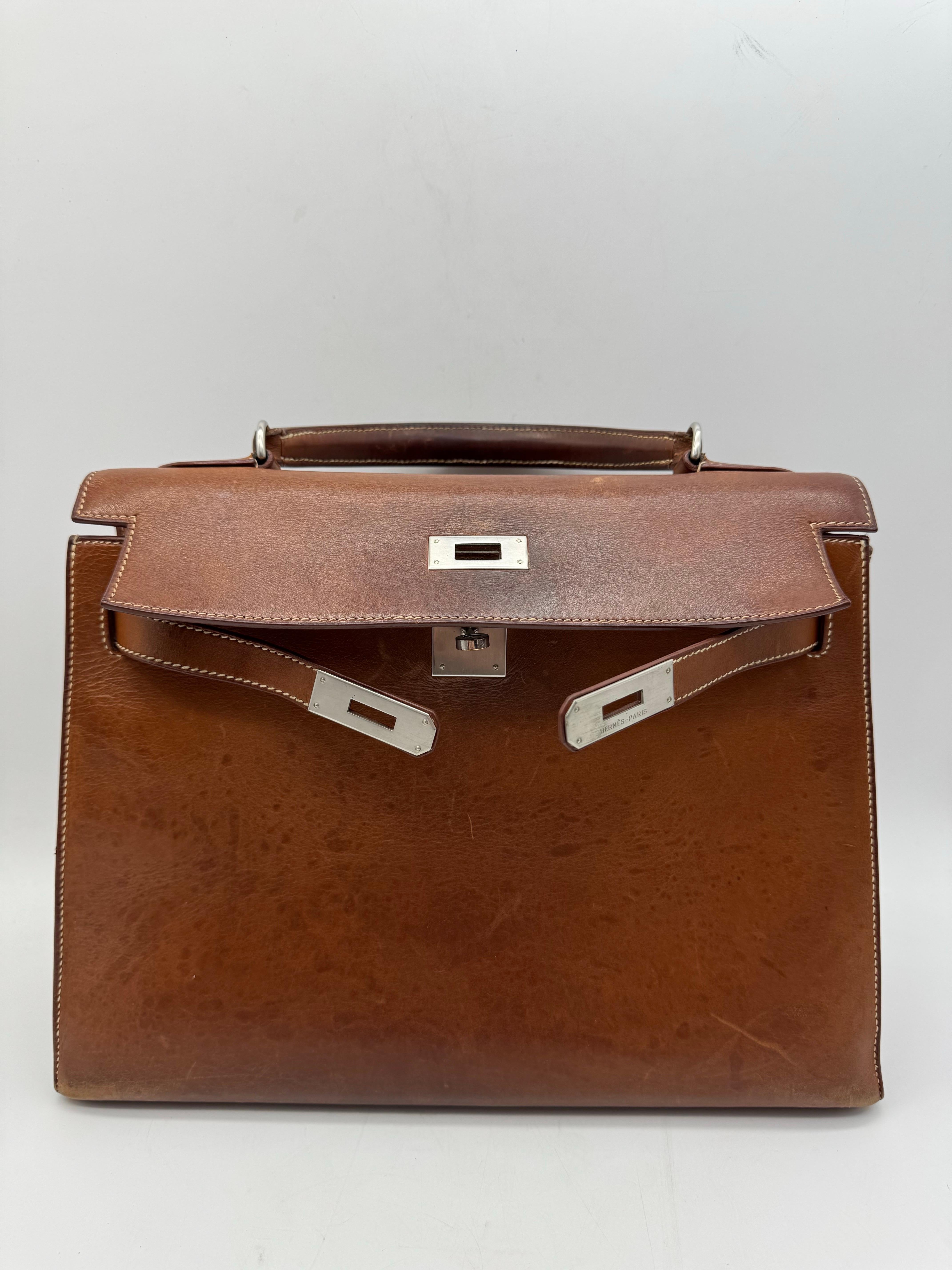 Hermes París Kelly 32 Bolso Vintage 1999 Caja Marrón Becerro en venta 12