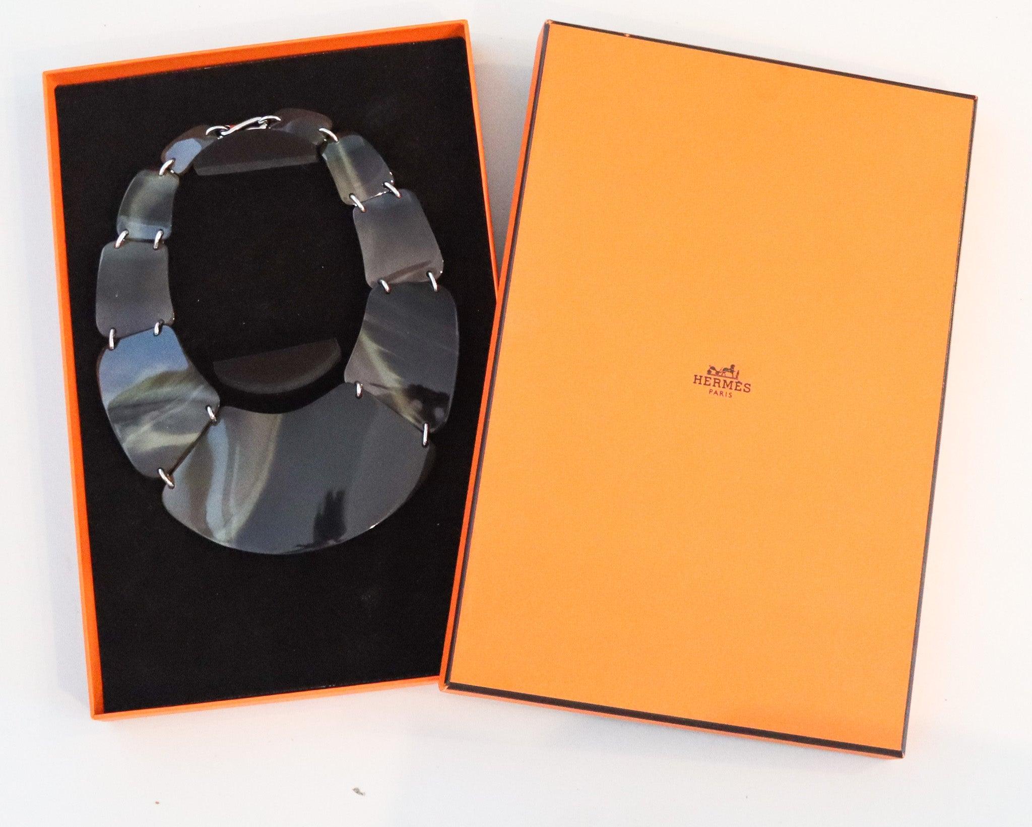 Modernista Collana geometrica HERMES Paris 