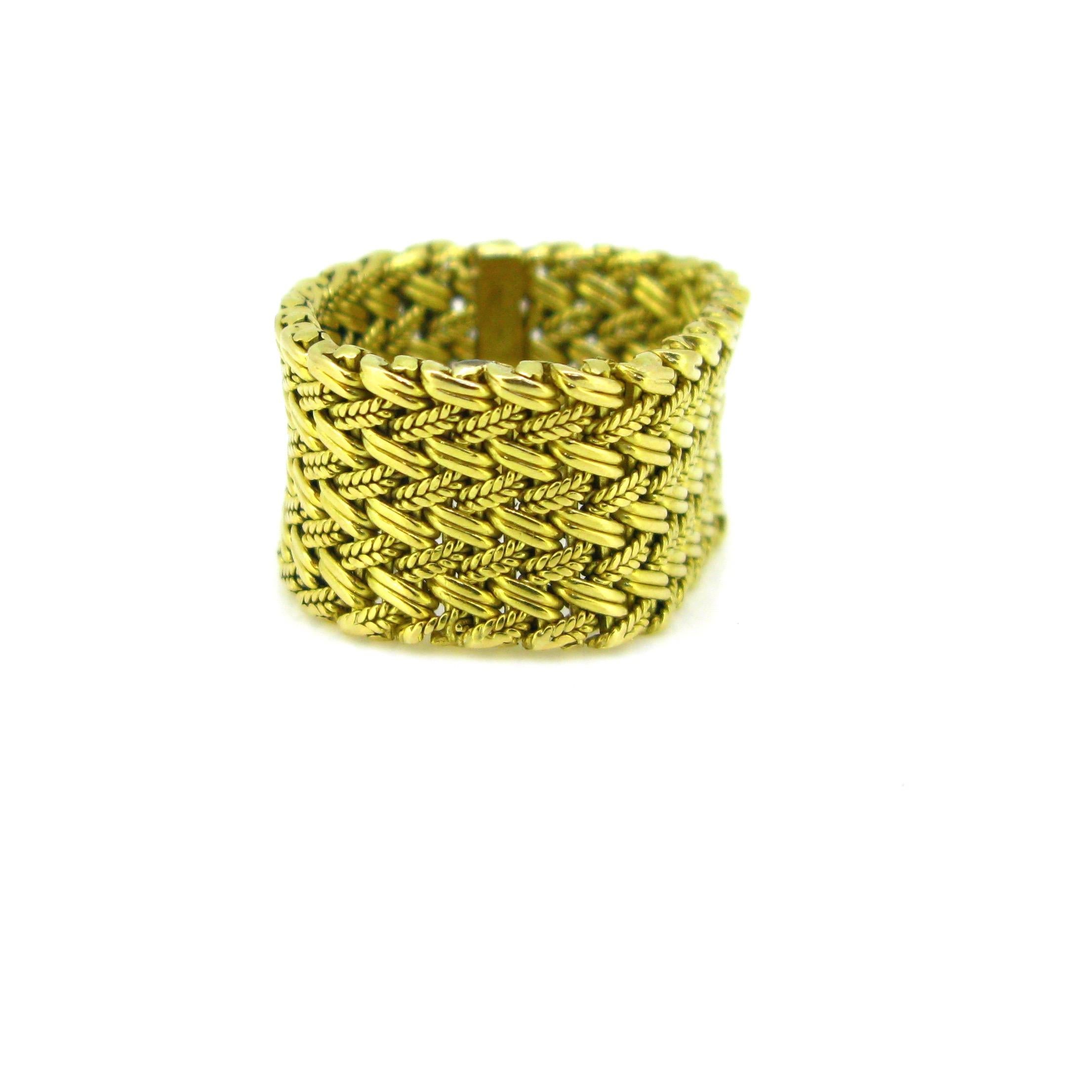 Women's or Men's Hermès Paris Mesh Woven Yellow Gold Band Ring
