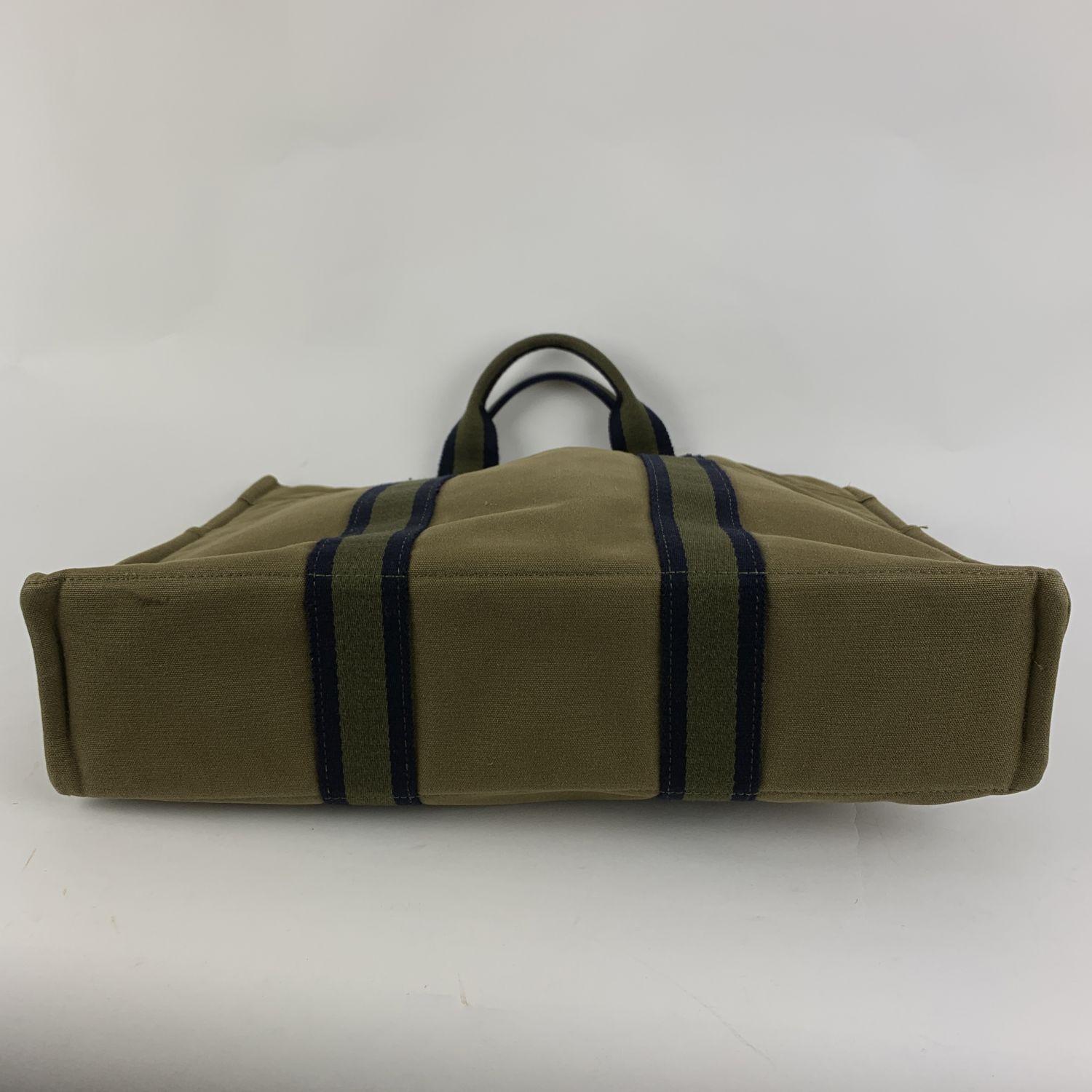 Hermes Paris Military Green Cotton Fourre Tout MM Tote Bag In Excellent Condition In Rome, Rome