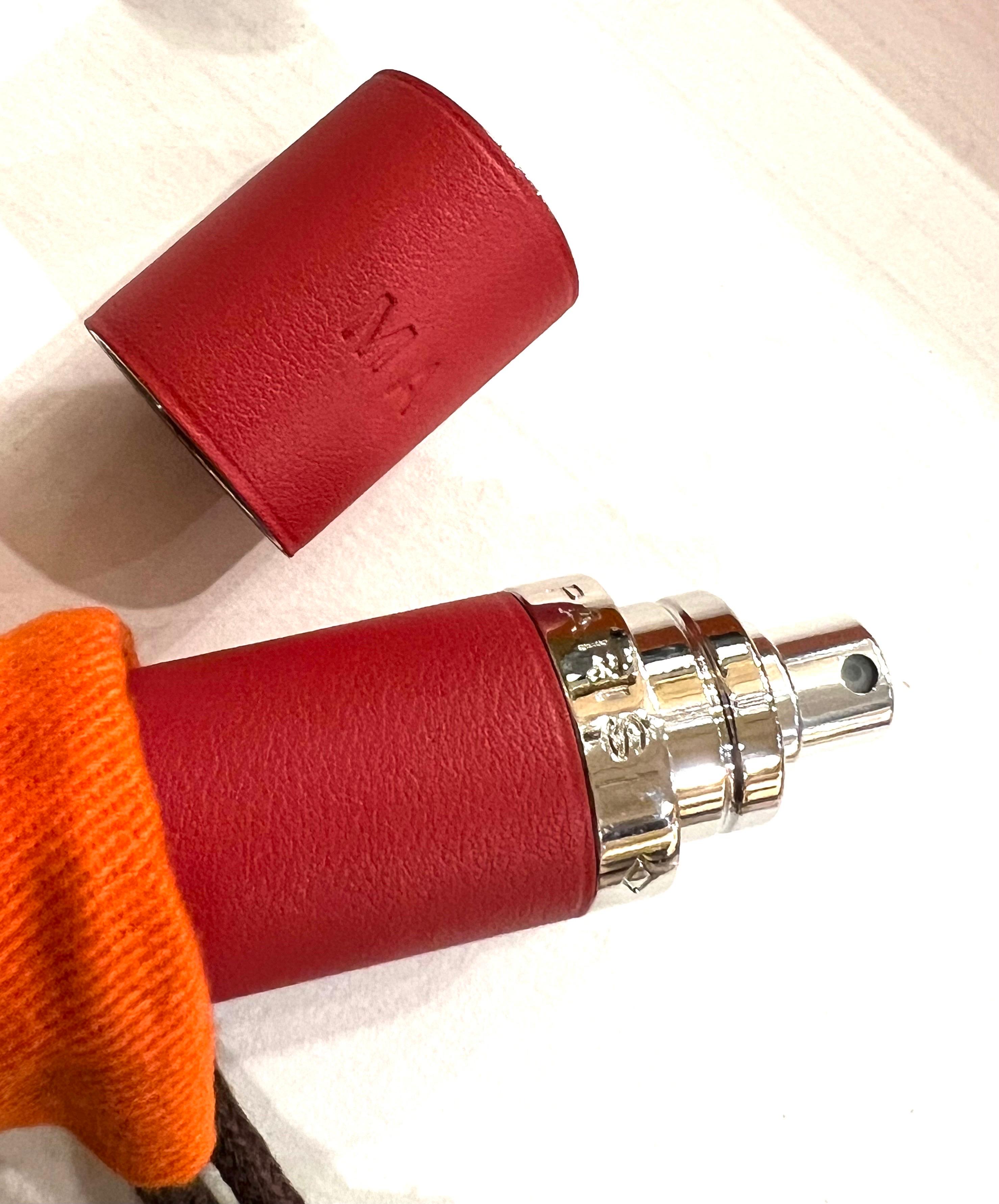 HERMES PARIS  NEW, NEVER USED Red Leather pocket vaporizer  In Excellent Condition In Pamplona, Navarra