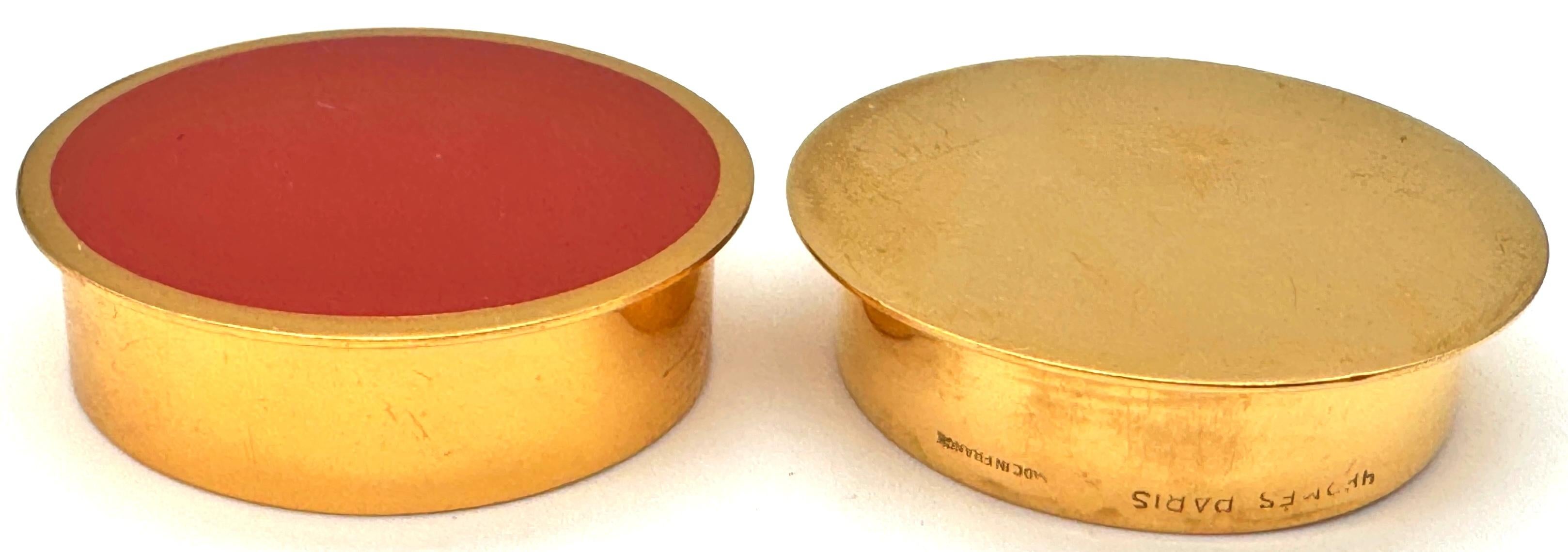 Hermès Paris Ormolu und Karneol Emaille Pillendose / Schmuckdose, 1960er-1980er Jahre (Moderne) im Angebot