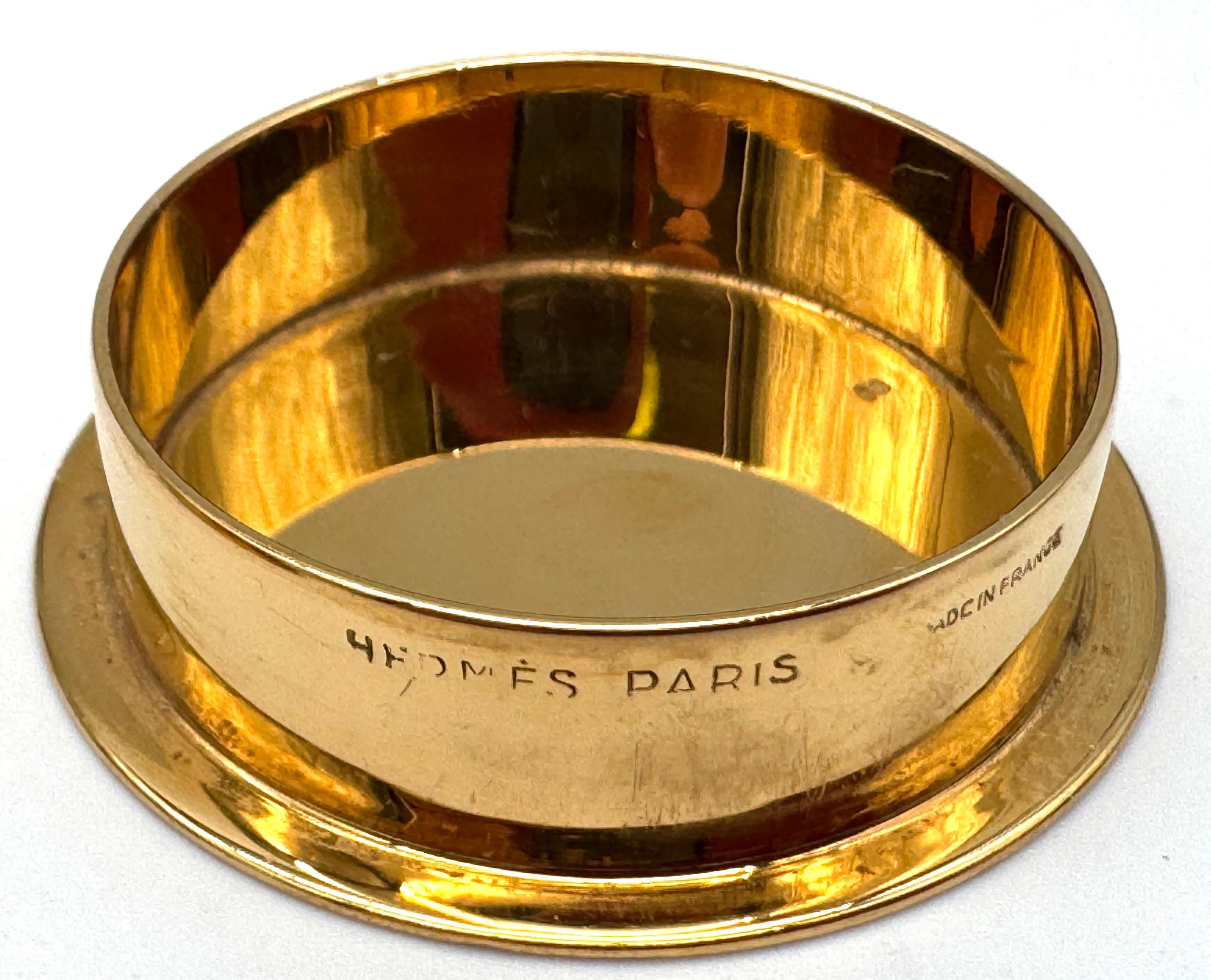 Hermès Paris Ormolu und Karneol Emaille Pillendose / Schmuckdose, 1960er-1980er Jahre (20. Jahrhundert) im Angebot