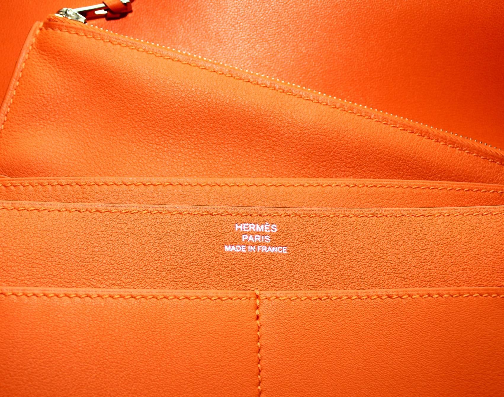 HERMES Paris Poppy Orange Dogon Duo Wallet And Change Purse In New Condition In Switzerland, CH