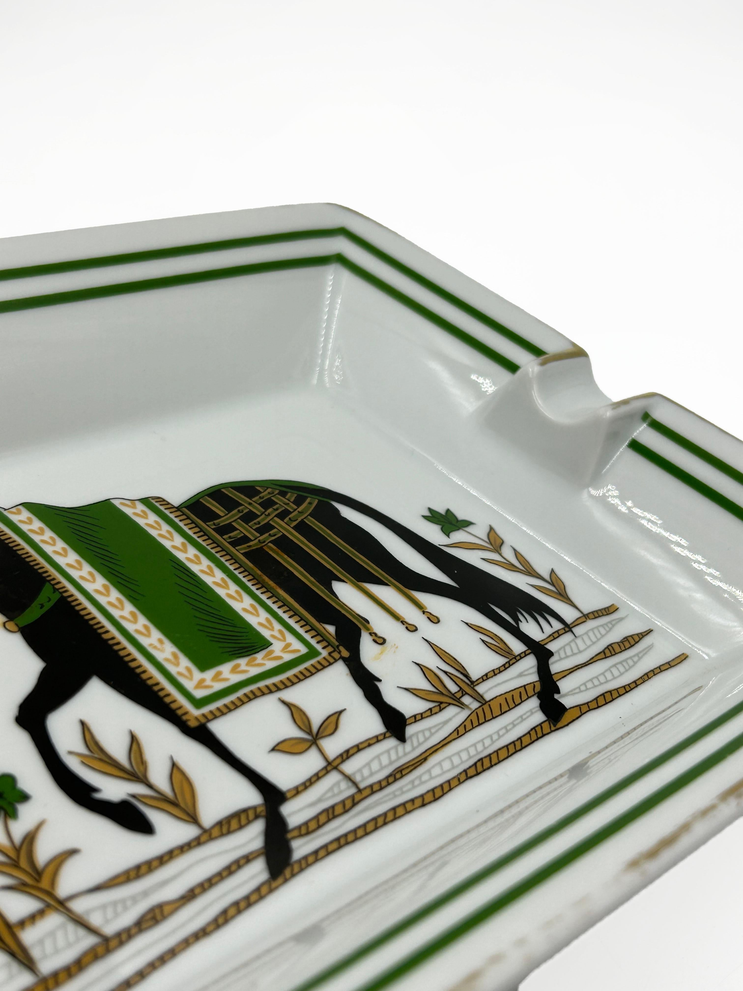 Français Hermès Paris Porcelain Ashtray en vente