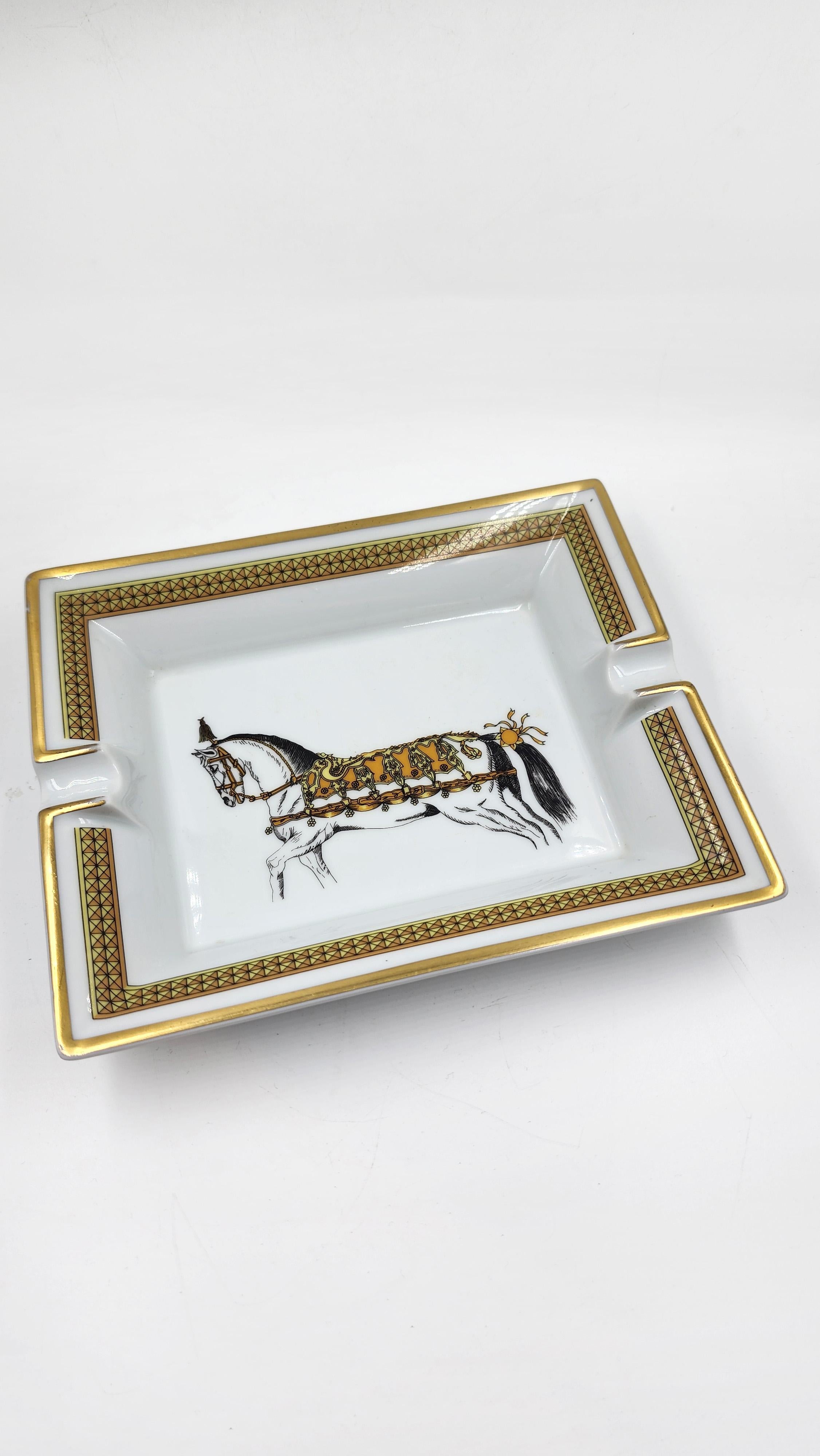 Hermes Paris porcelain ashtray In Good Condition For Sale In Autonomous City Buenos Aires, CABA