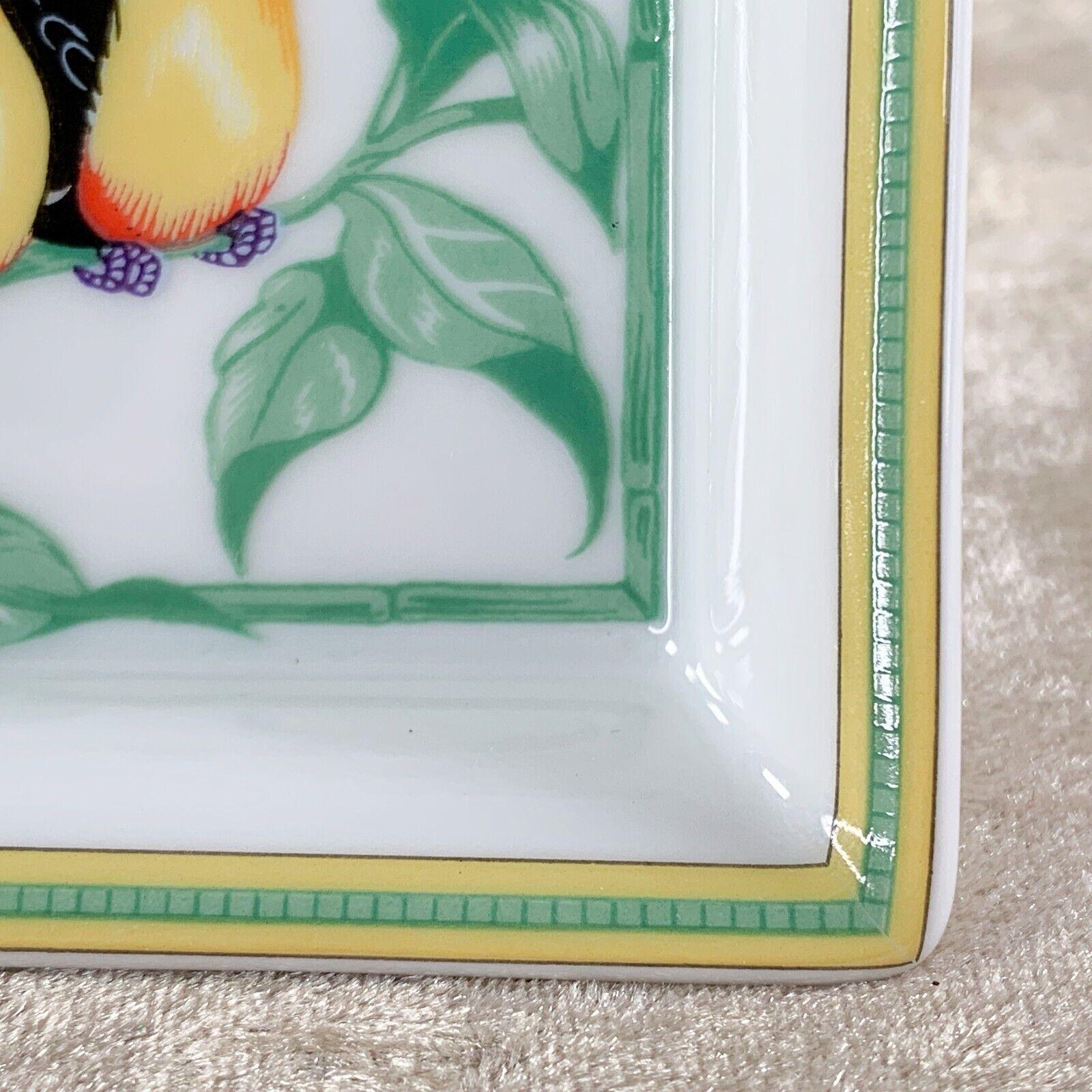 Hermes Paris Porcelian Mini Cigar Ashtray Toucan Bird In Excellent Condition In New York, NY