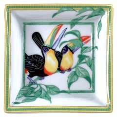 Hermès - Petit cendrier à cigares en porcelaine de Paris - Oiseau toucan 