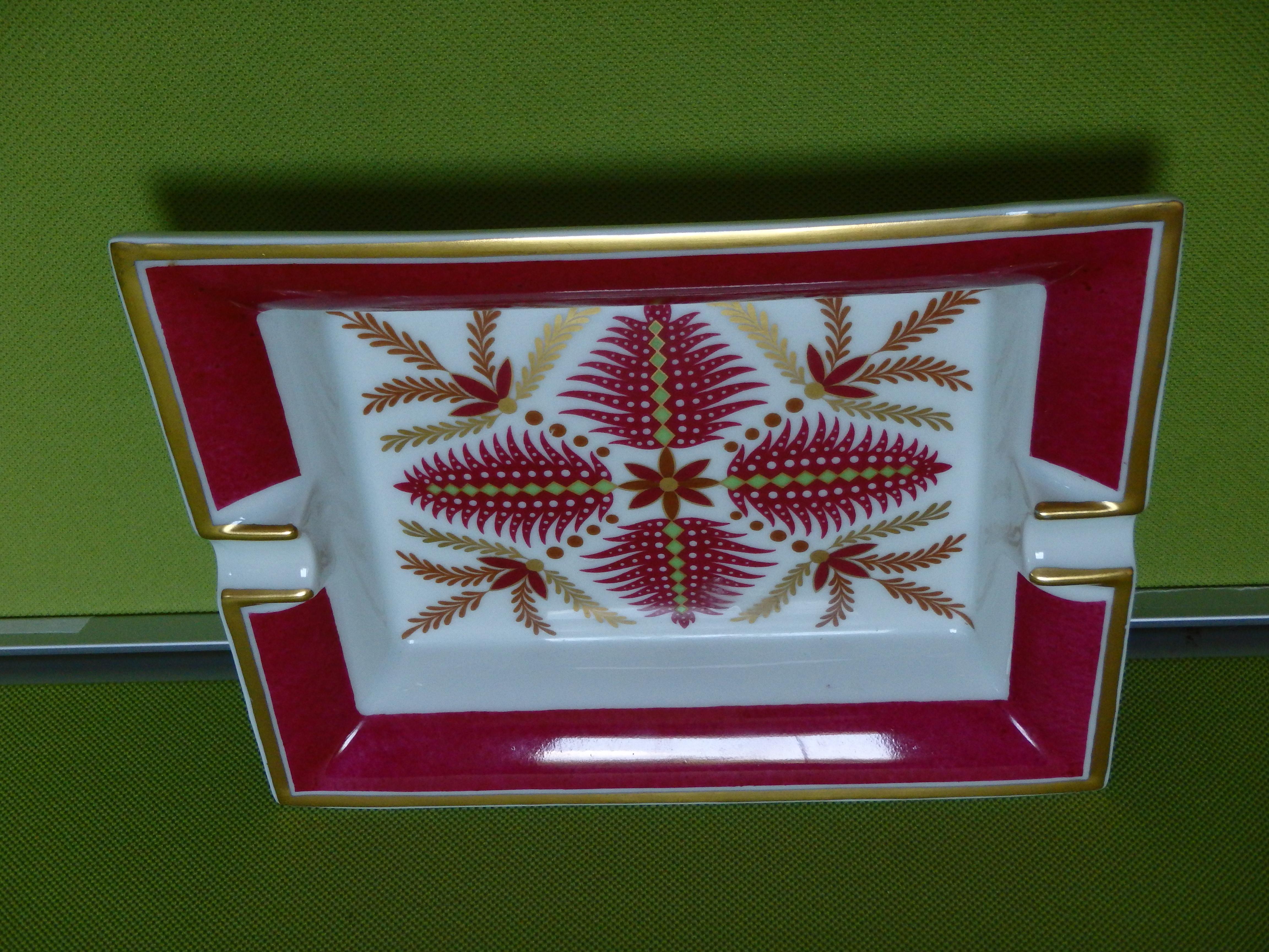 Hermes, Paris Rare Big Ashtray in Dark Pink with Abstract Fern Plant Leaves For Sale 6