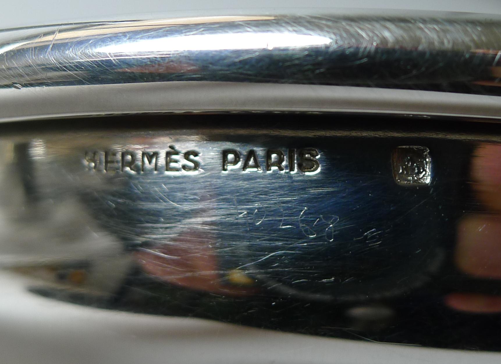 Plaqué argent Hermès, Paris, rare vide-poche / plateau en forme de mors de cheval équestre, vers 1950 en vente
