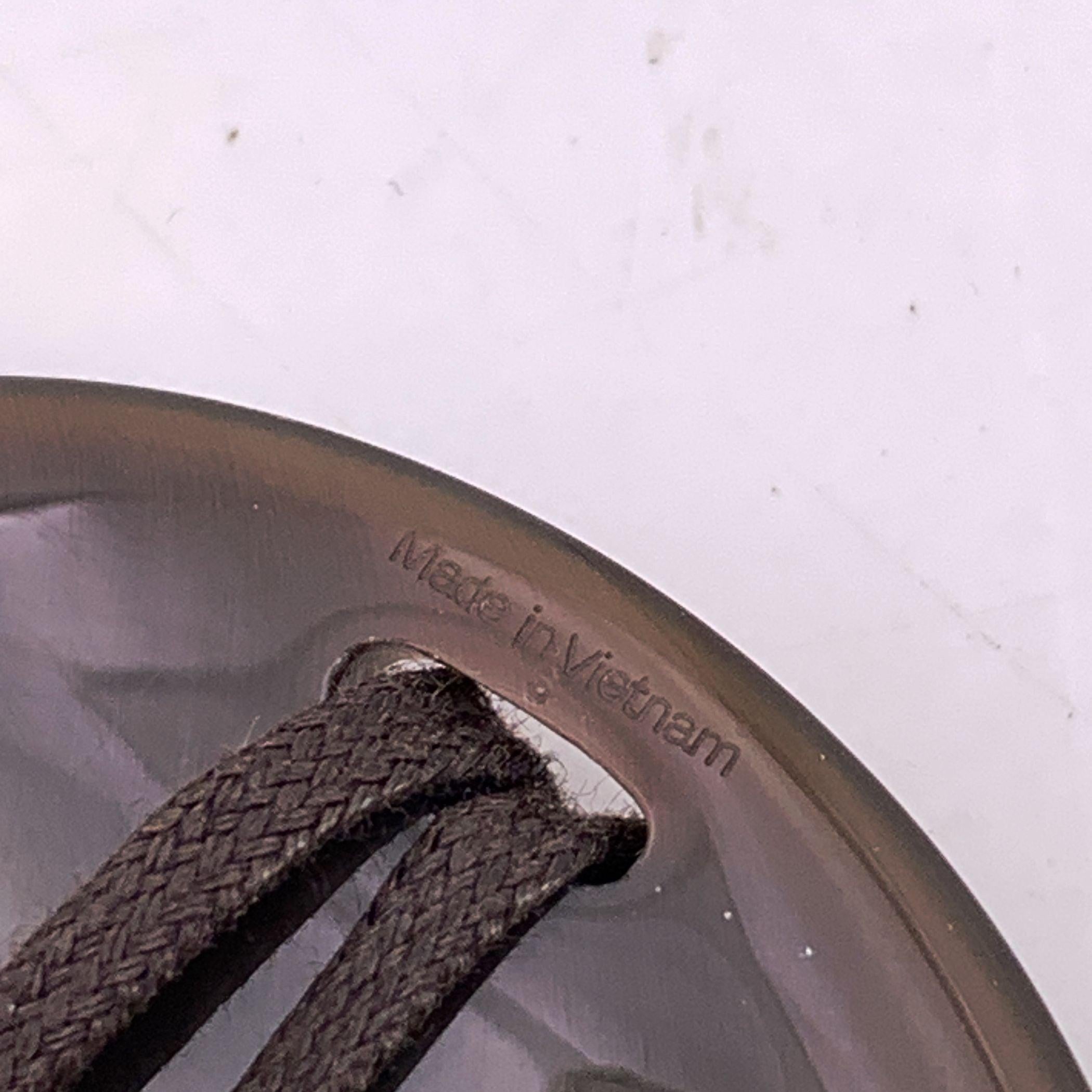 Hermes Paris Collana con ciondolo rotondo rosa laccato In condizioni ottime in vendita a Rome, Rome