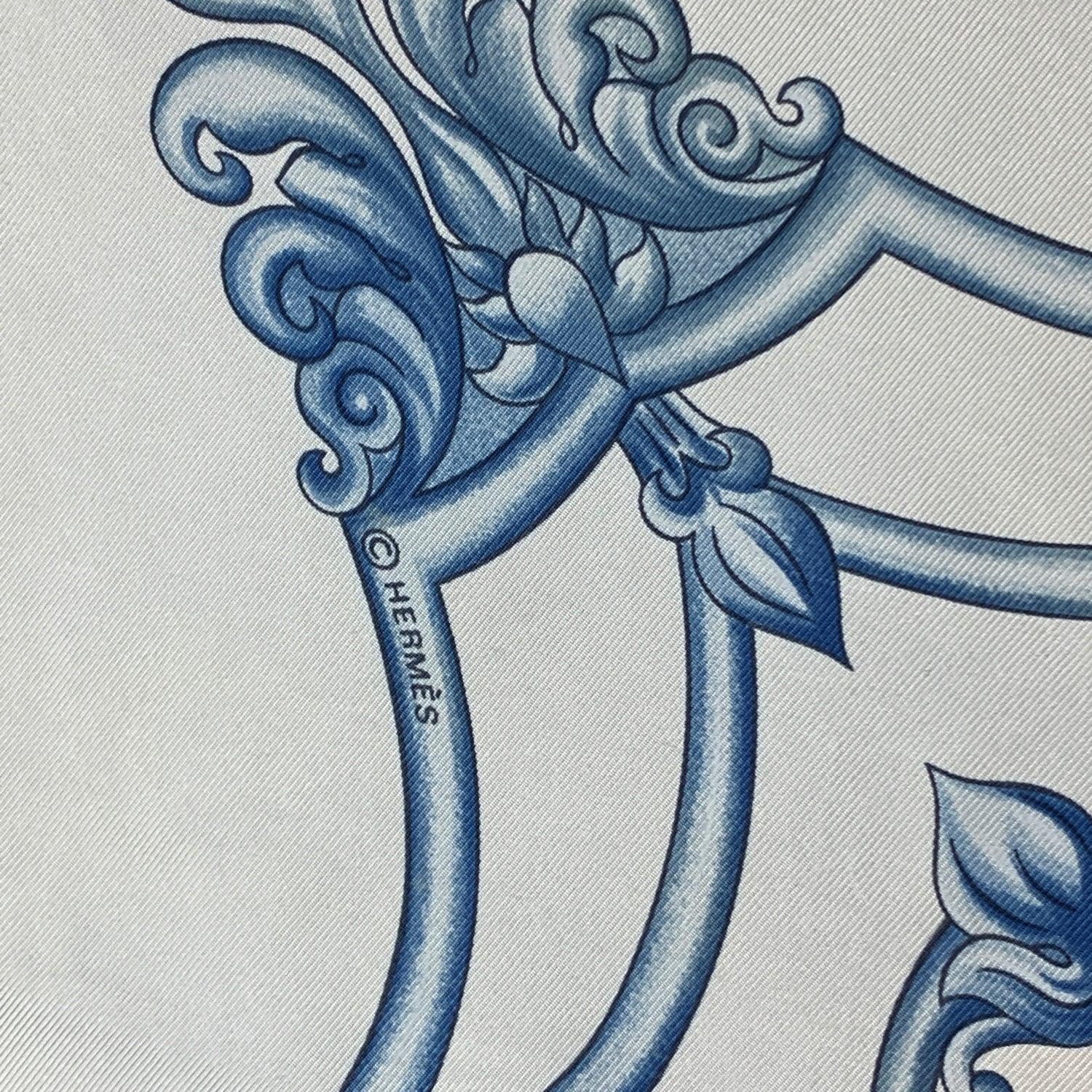 Hermes Paris Silk Scarf Les Chevaux des Moghols 1993 De Fougerolle In Fair Condition For Sale In Rome, Rome