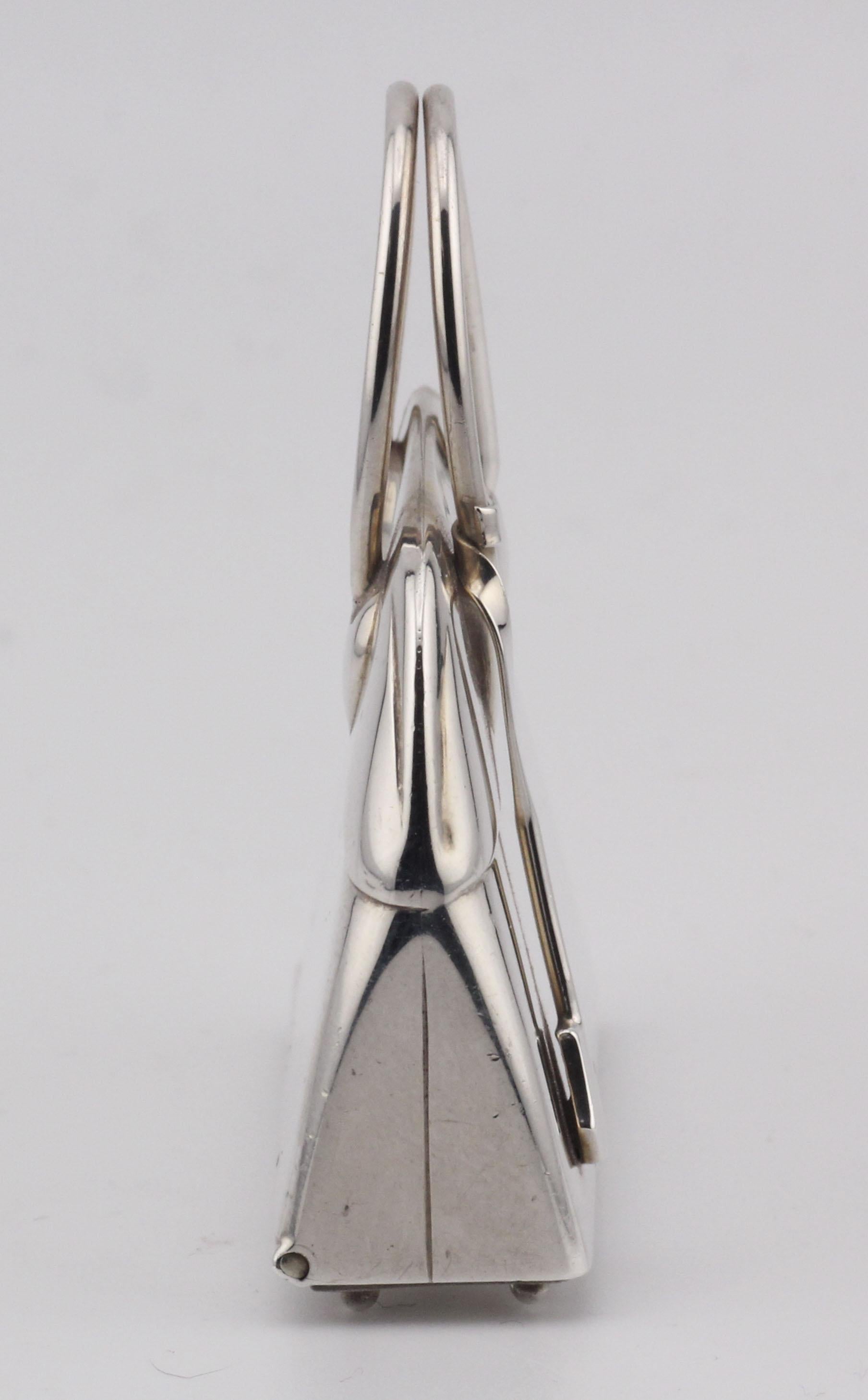 Colgante pastillero Hermes París de plata de ley en venta 1