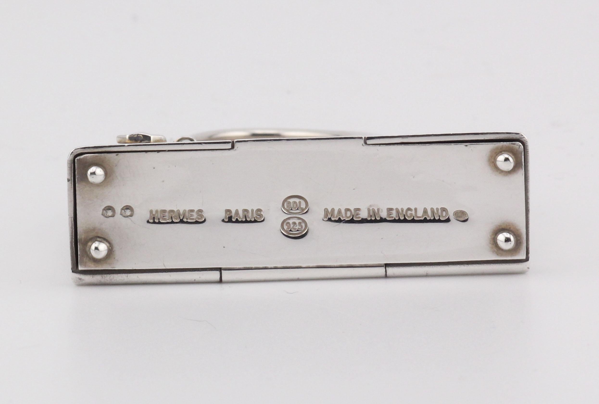 Colgante pastillero Hermes París de plata de ley en venta 2